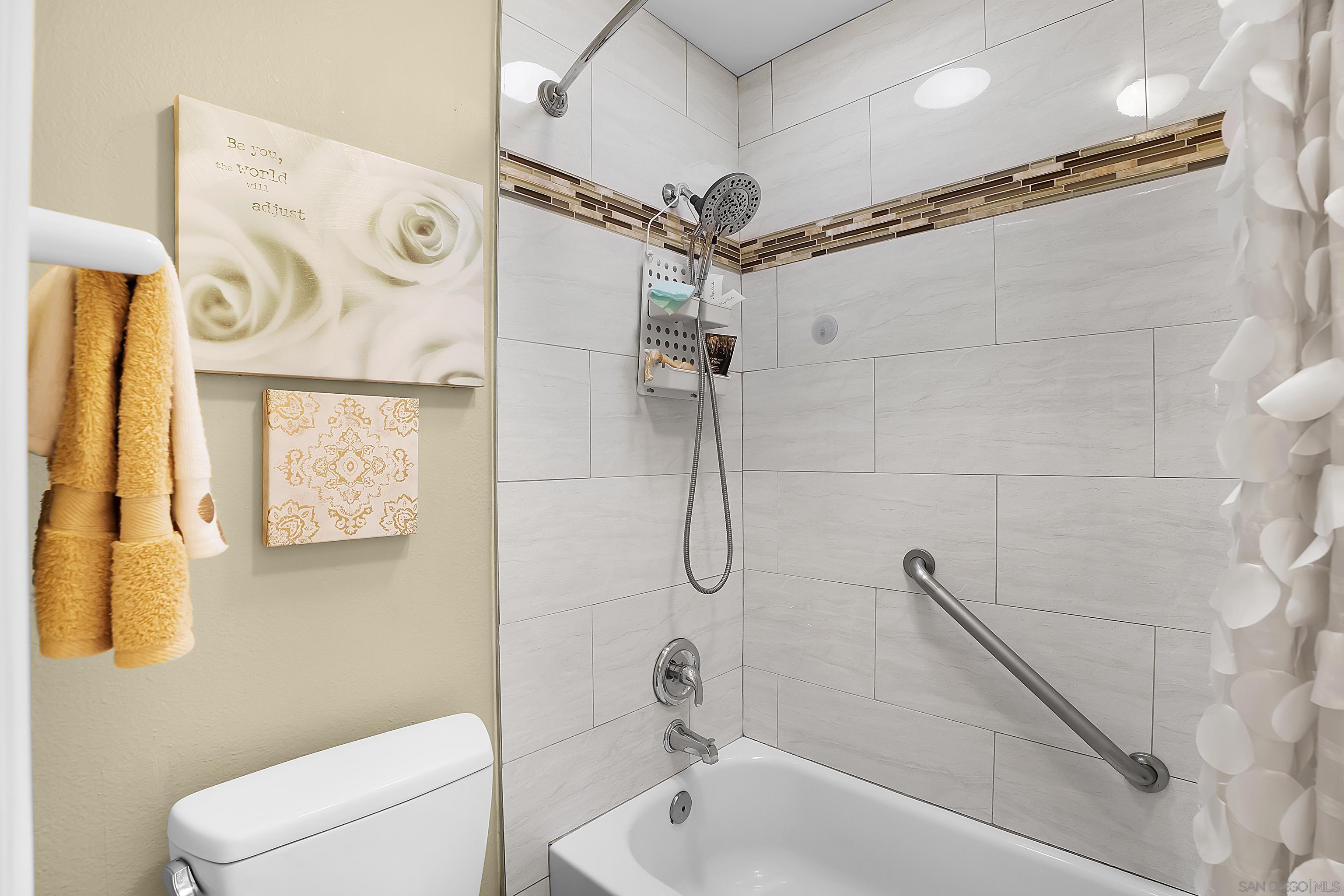 Detail Gallery Image 24 of 33 For 690  False Point Ct, Chula Vista,  CA 91911 - 4 Beds | 2/1 Baths