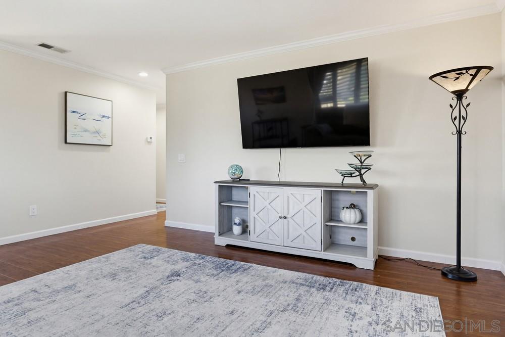 Detail Gallery Image 3 of 32 For 1029  Turnstone Way, Oceanside,  CA 92057 - 2 Beds | 2 Baths