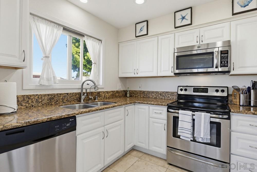 Detail Gallery Image 9 of 32 For 1029  Turnstone Way, Oceanside,  CA 92057 - 2 Beds | 2 Baths