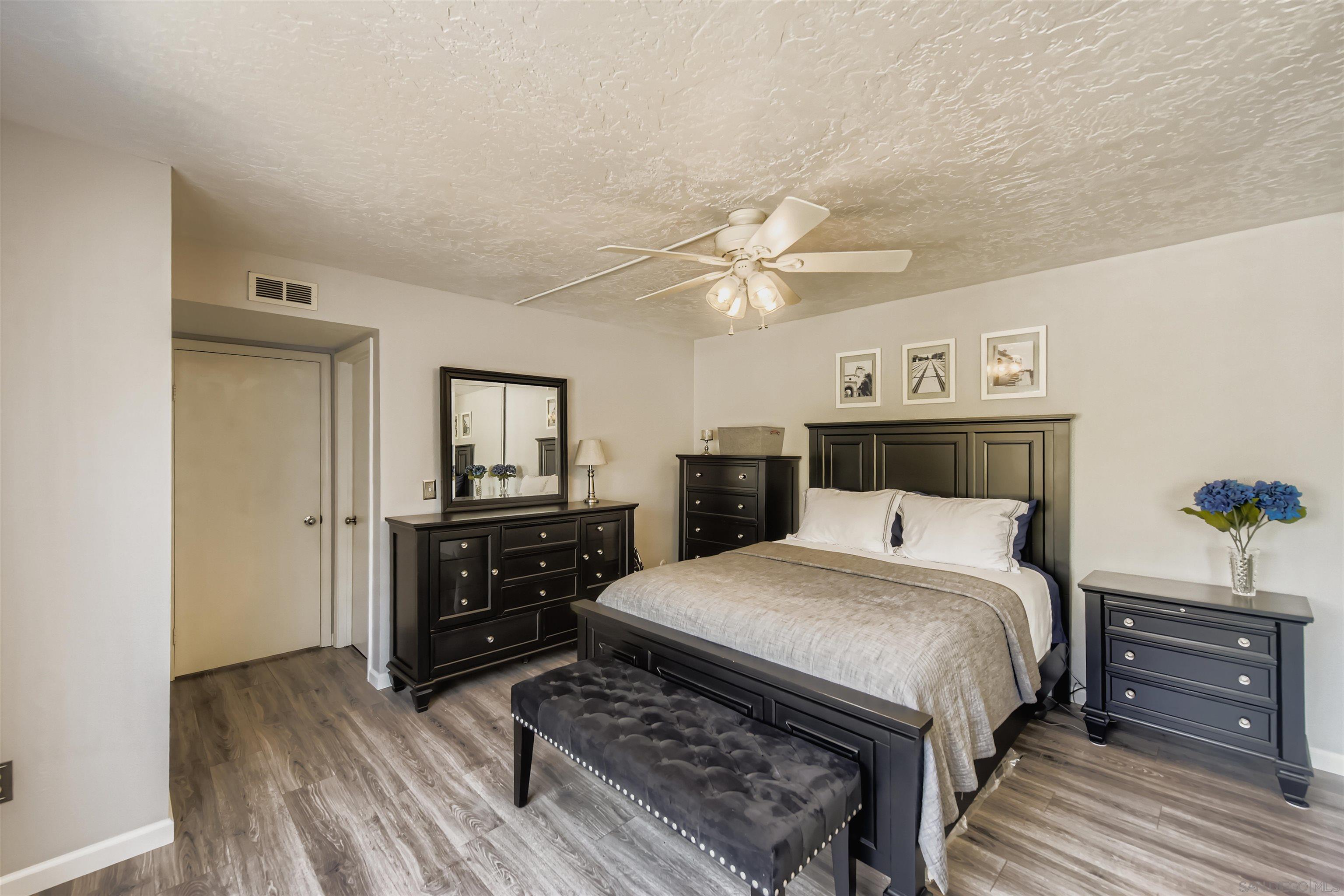 Detail Gallery Image 18 of 33 For 5059  La Cuenta Dr, San Diego,  CA 92124 - 4 Beds | 2/1 Baths