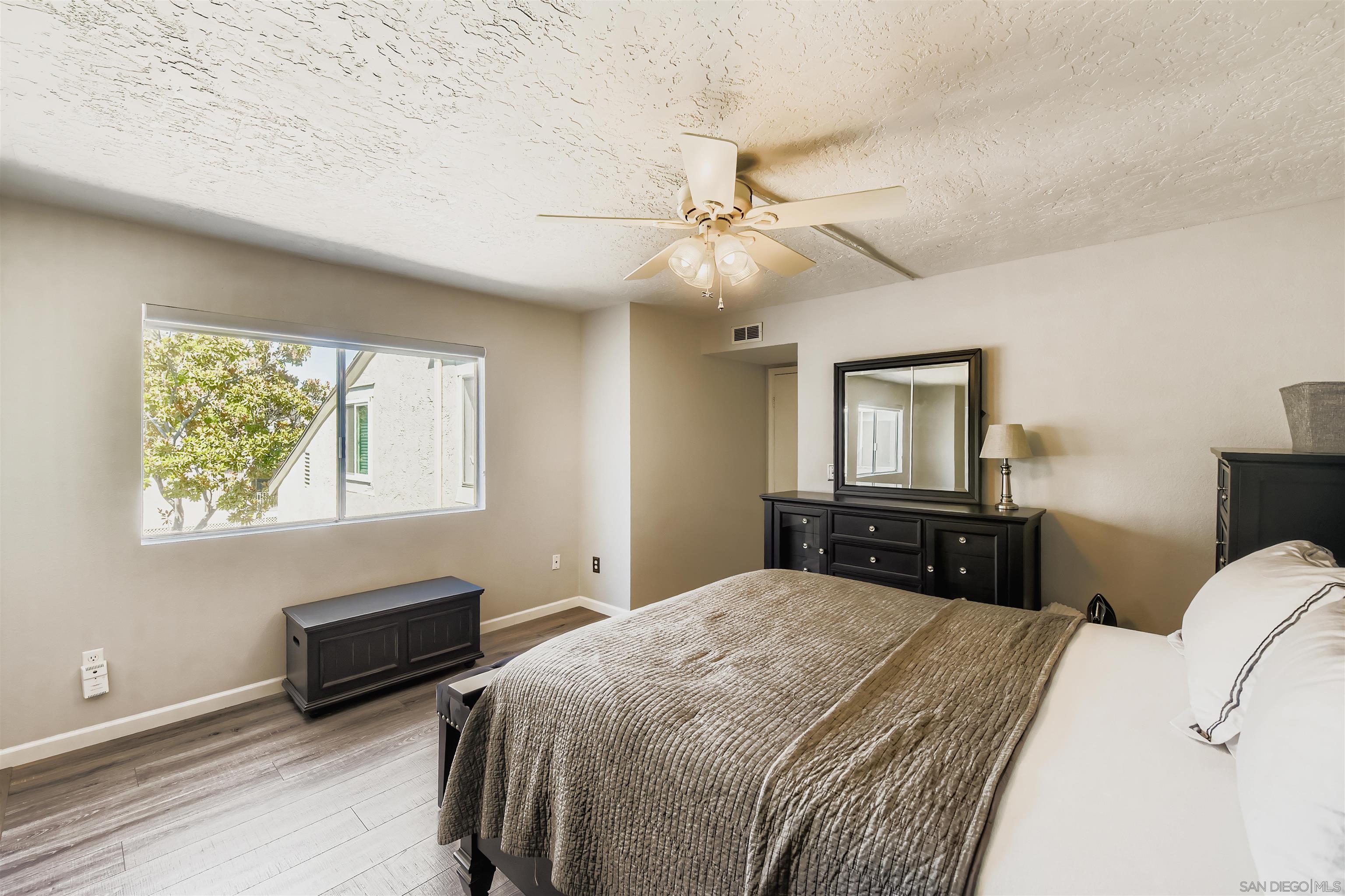 Detail Gallery Image 19 of 33 For 5059  La Cuenta Dr, San Diego,  CA 92124 - 4 Beds | 2/1 Baths