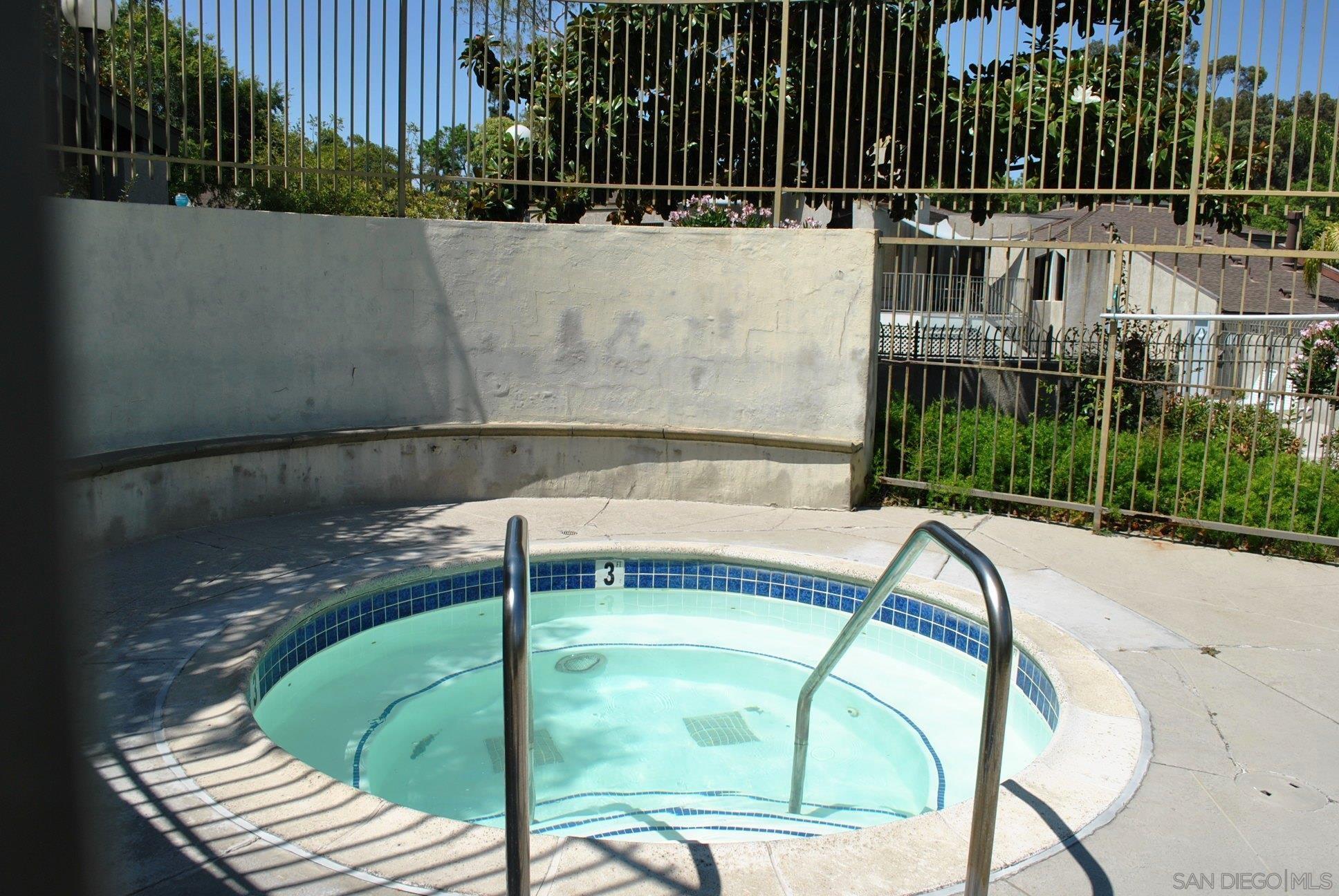 Detail Gallery Image 32 of 33 For 5059  La Cuenta Dr, San Diego,  CA 92124 - 4 Beds | 2/1 Baths