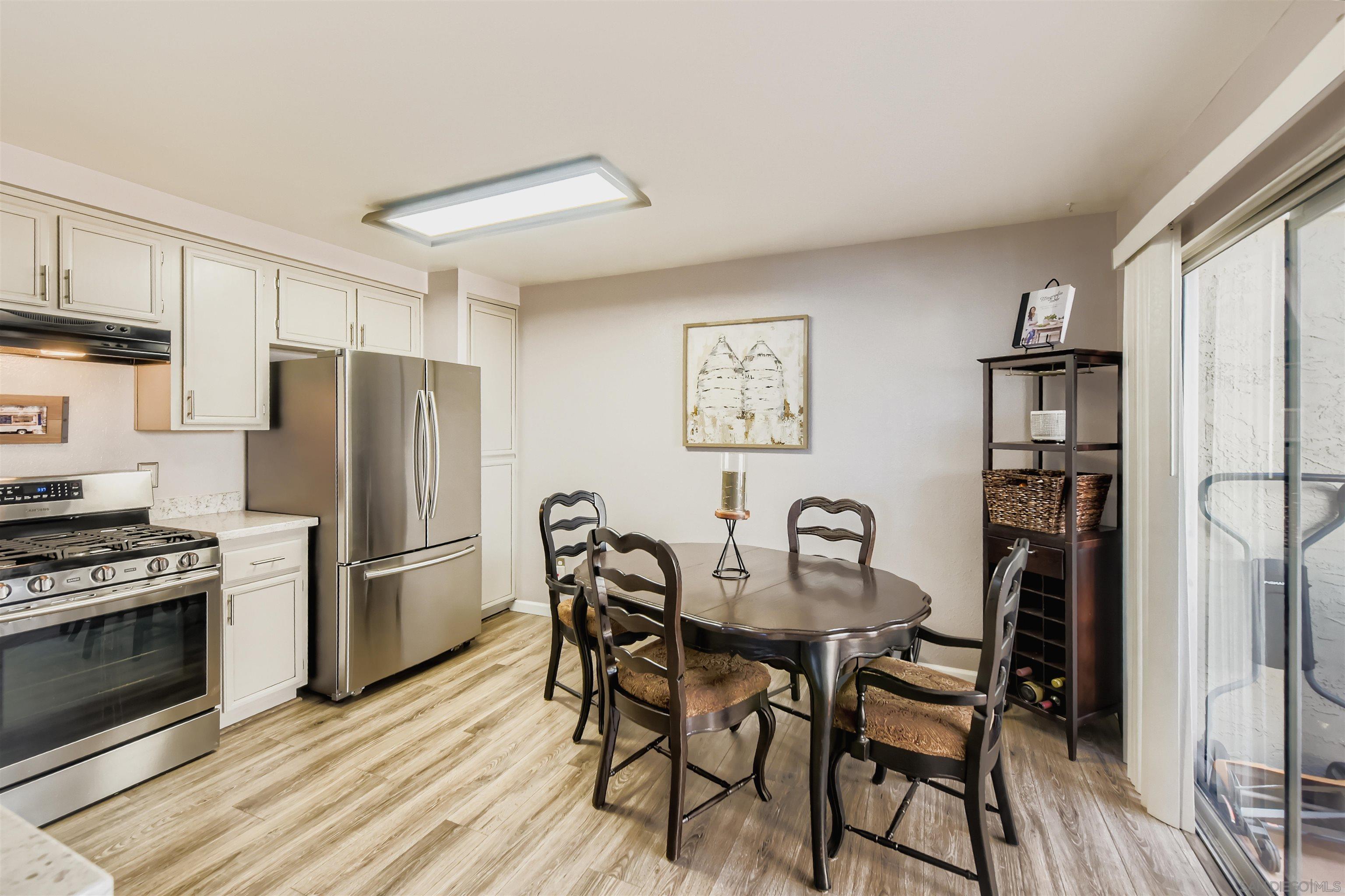 Detail Gallery Image 9 of 33 For 5059  La Cuenta Dr, San Diego,  CA 92124 - 4 Beds | 2/1 Baths