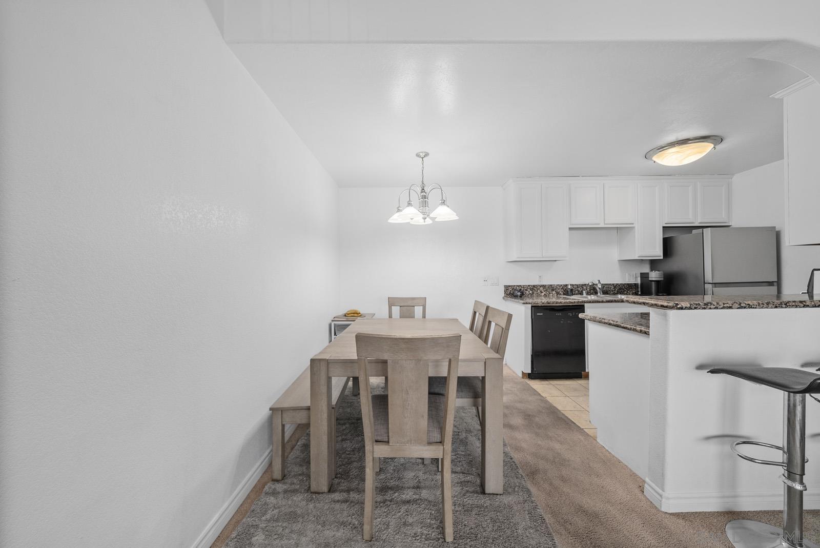 Detail Gallery Image 7 of 27 For 1975  Avenida Del Mexico  #217,  San Diego,  CA 92154 - 1 Beds | 1 Baths