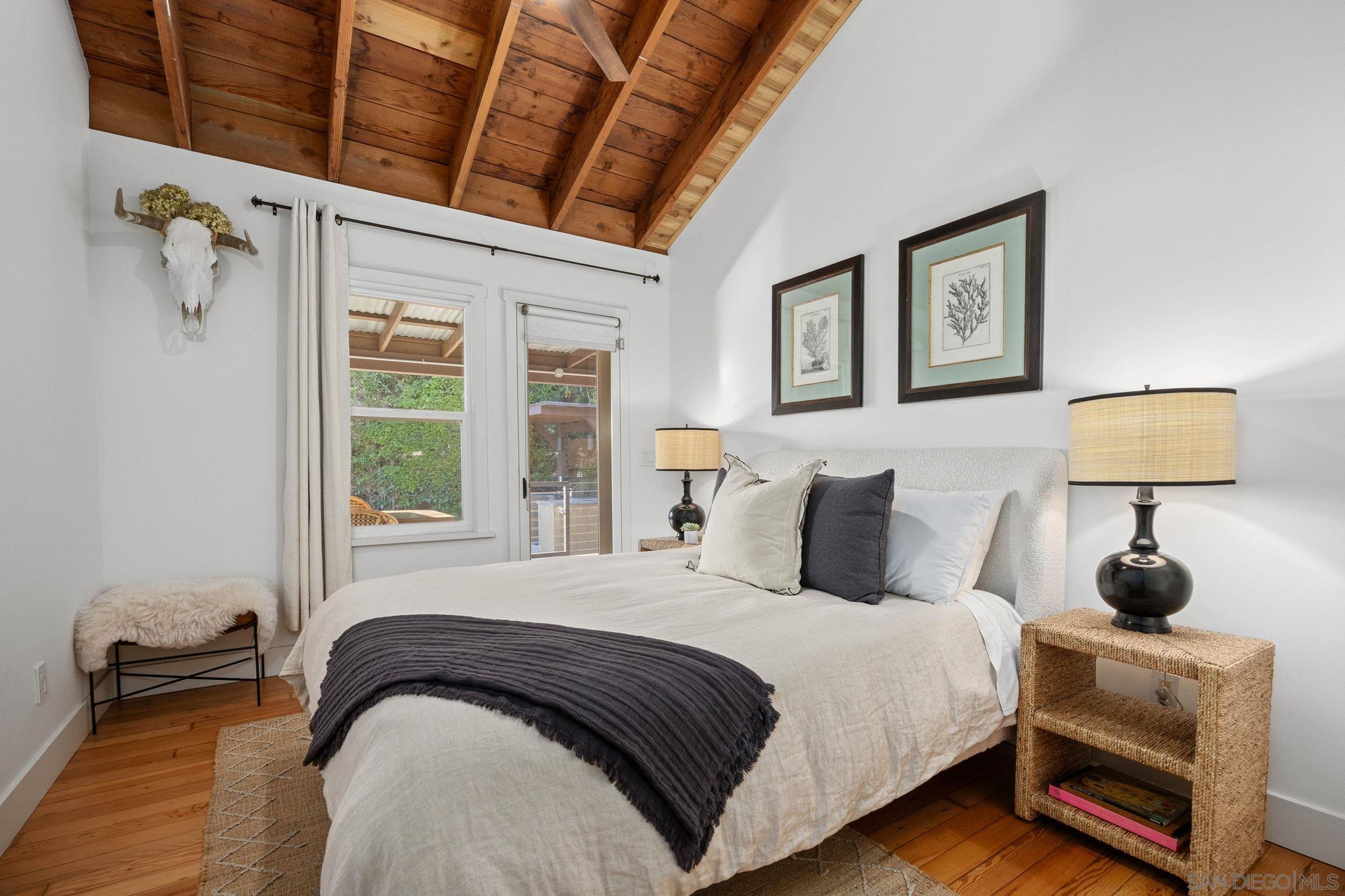 Detail Gallery Image 14 of 55 For 554 & 556  Stratford Dr, Encinitas,  CA 92024 - 7 Beds | 6/1 Baths