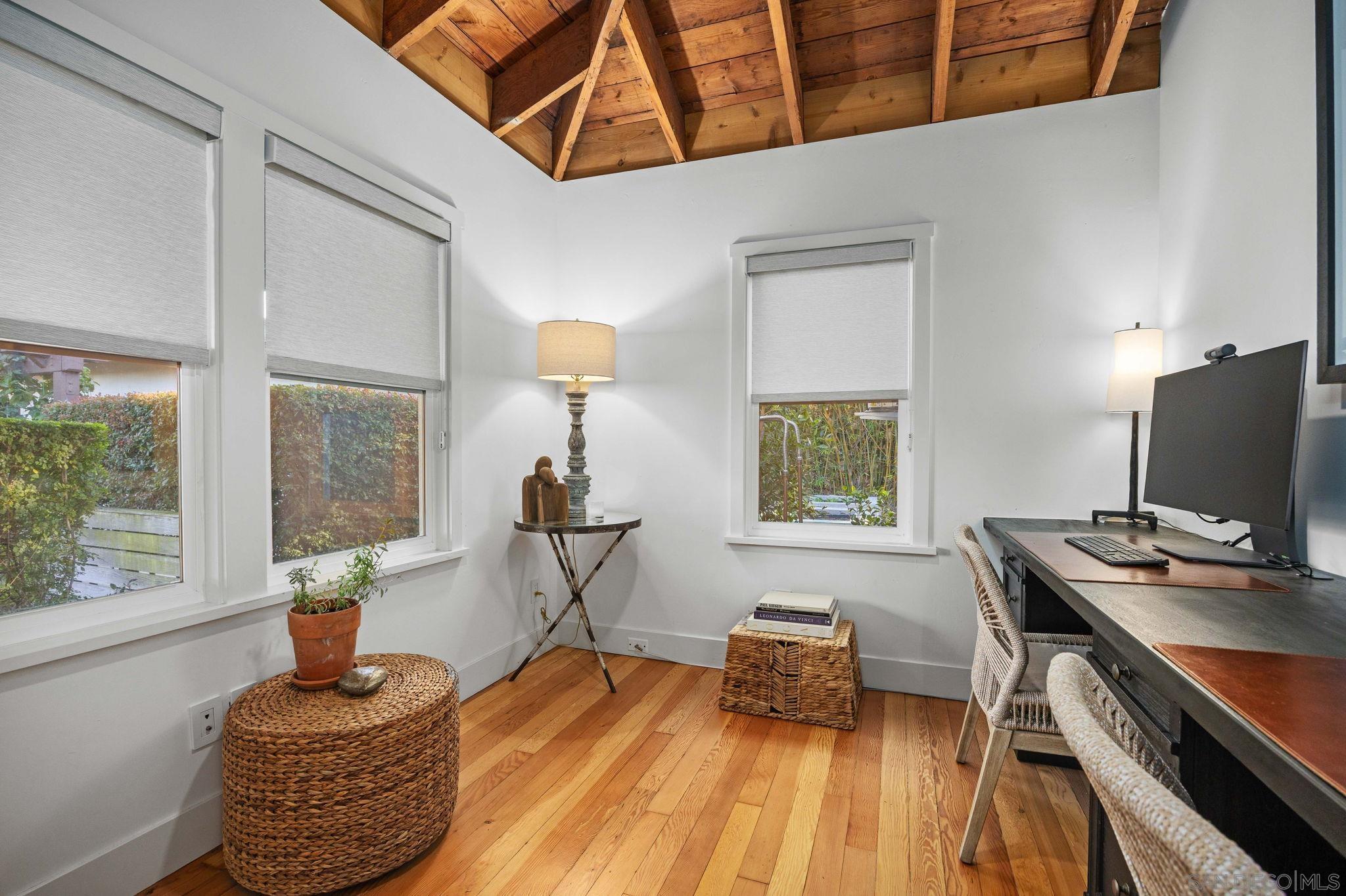 Detail Gallery Image 16 of 55 For 554 & 556  Stratford Dr, Encinitas,  CA 92024 - 7 Beds | 6/1 Baths