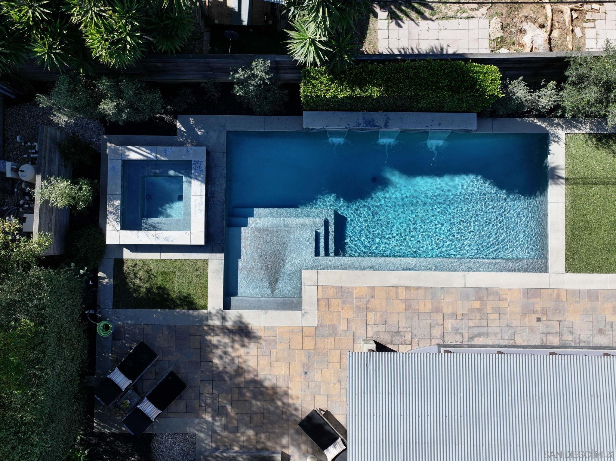 Detail Gallery Image 17 of 55 For 554 & 556  Stratford Dr, Encinitas,  CA 92024 - 7 Beds | 6/1 Baths