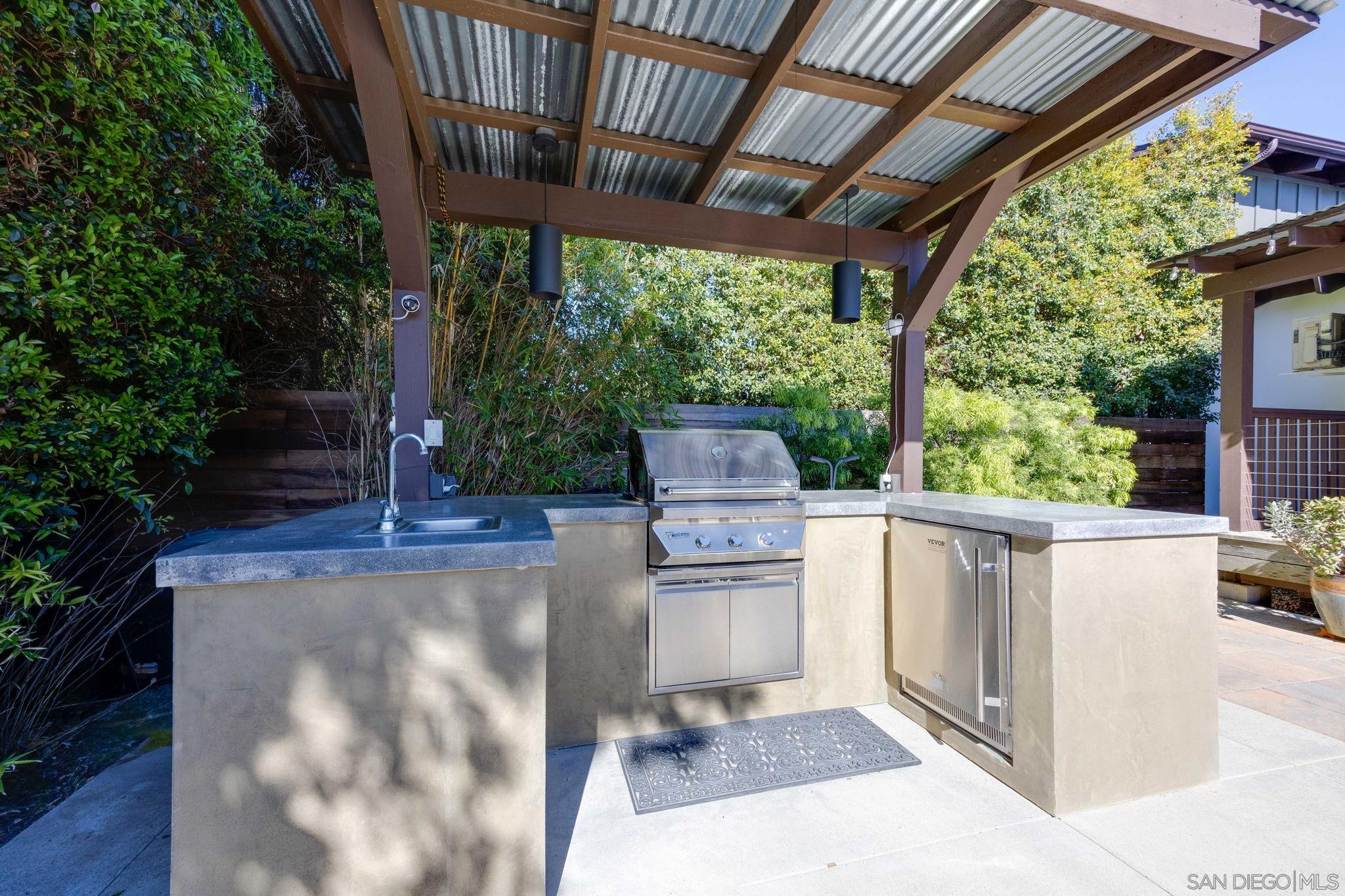 Detail Gallery Image 22 of 55 For 554 & 556  Stratford Dr, Encinitas,  CA 92024 - 7 Beds | 6/1 Baths