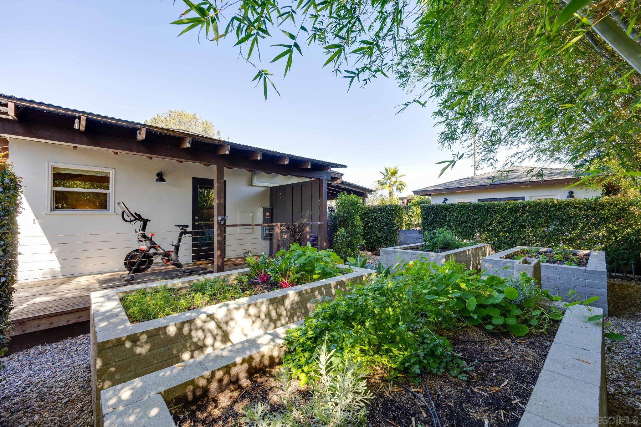 Detail Gallery Image 25 of 55 For 554 & 556  Stratford Dr, Encinitas,  CA 92024 - 7 Beds | 6/1 Baths
