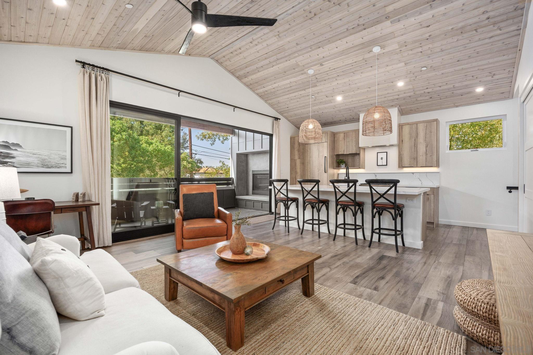 Detail Gallery Image 30 of 55 For 554 & 556  Stratford Dr, Encinitas,  CA 92024 - 7 Beds | 6/1 Baths