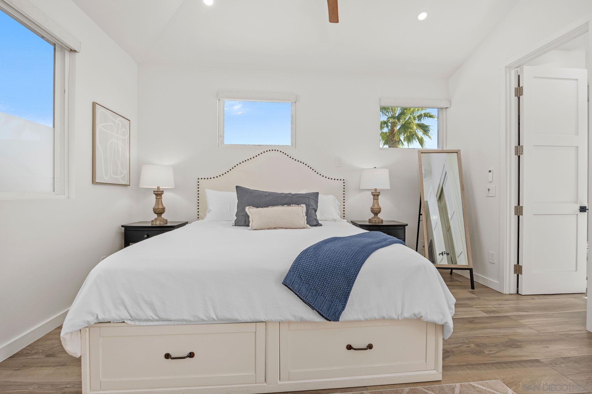 Detail Gallery Image 34 of 55 For 554 & 556  Stratford Dr, Encinitas,  CA 92024 - 7 Beds | 6/1 Baths