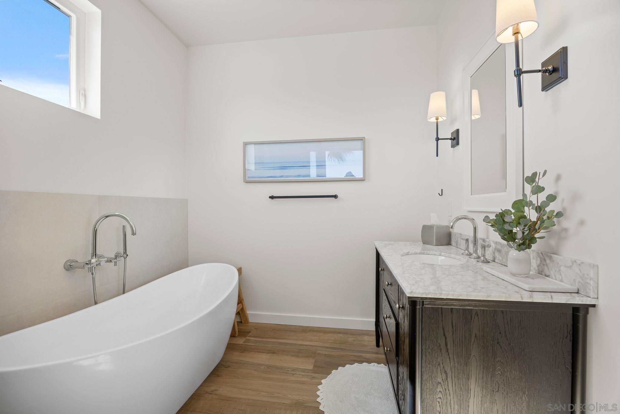 Detail Gallery Image 36 of 55 For 554 & 556  Stratford Dr, Encinitas,  CA 92024 - 7 Beds | 6/1 Baths