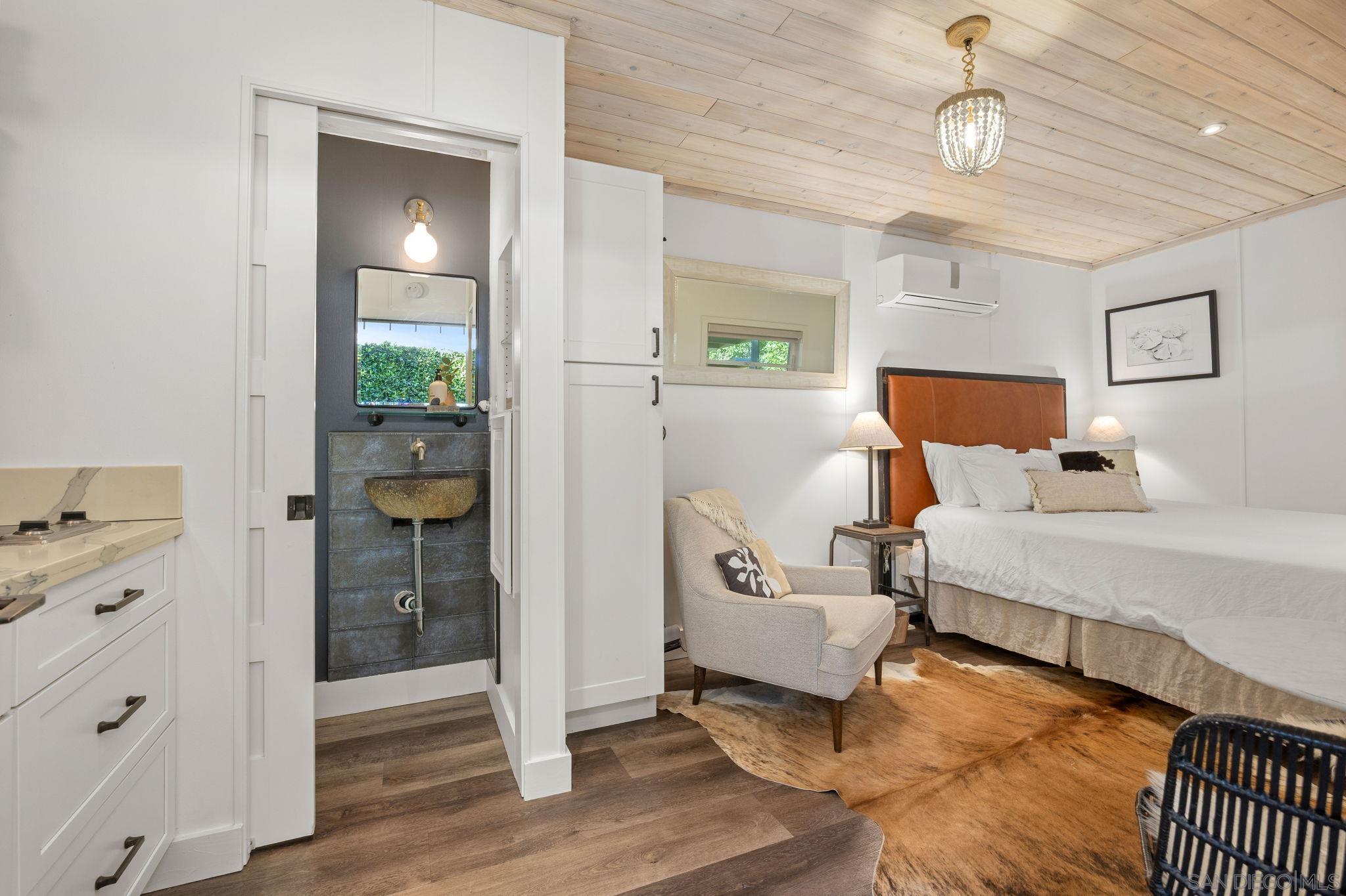 Detail Gallery Image 45 of 55 For 554 & 556  Stratford Dr, Encinitas,  CA 92024 - 7 Beds | 6/1 Baths