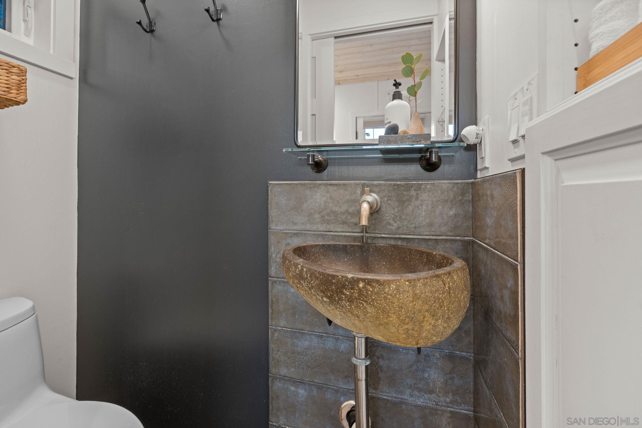 Detail Gallery Image 46 of 55 For 554 & 556  Stratford Dr, Encinitas,  CA 92024 - 7 Beds | 6/1 Baths