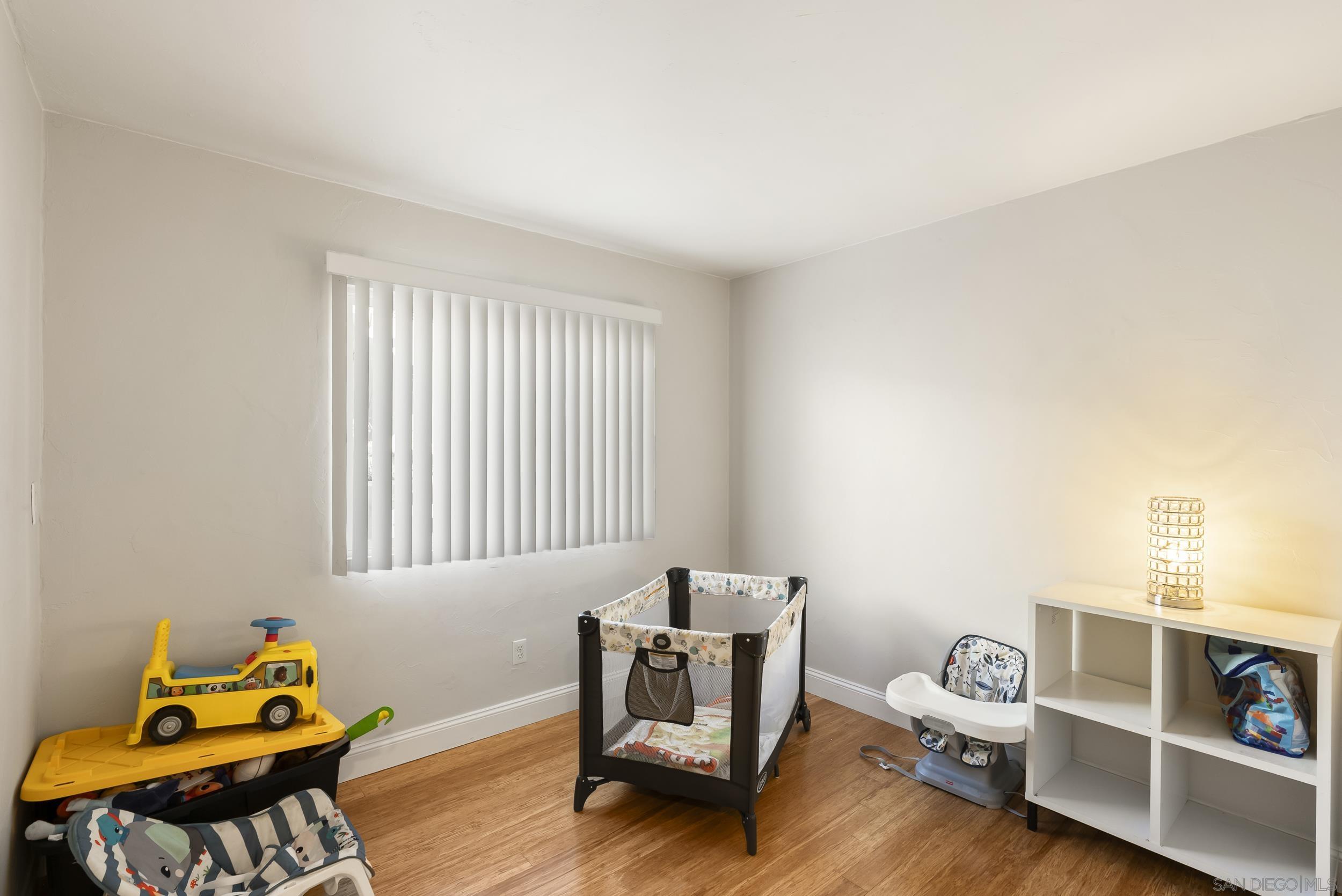 Detail Gallery Image 15 of 55 For 12979  Calle De Las Rosas, San Diego,  CA 92129 - 4 Beds | 2 Baths