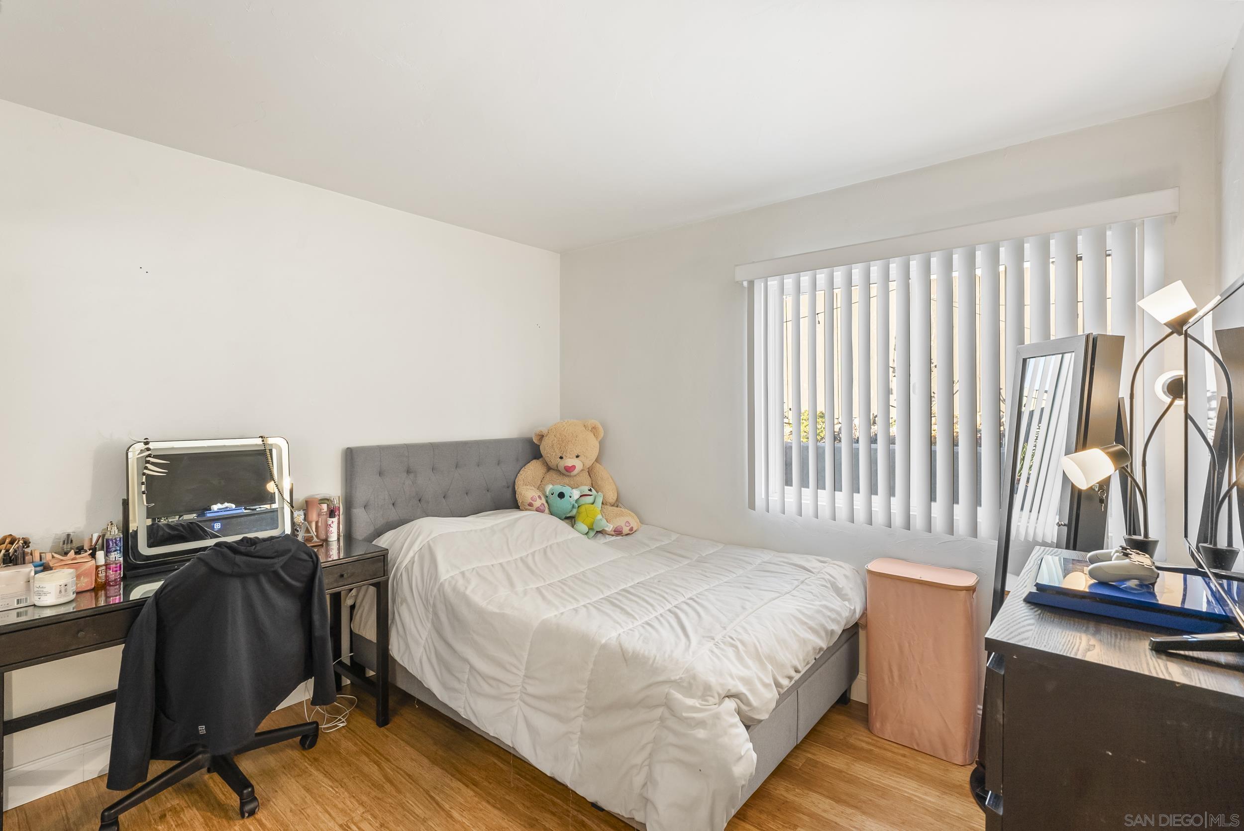 Detail Gallery Image 16 of 55 For 12979  Calle De Las Rosas, San Diego,  CA 92129 - 4 Beds | 2 Baths