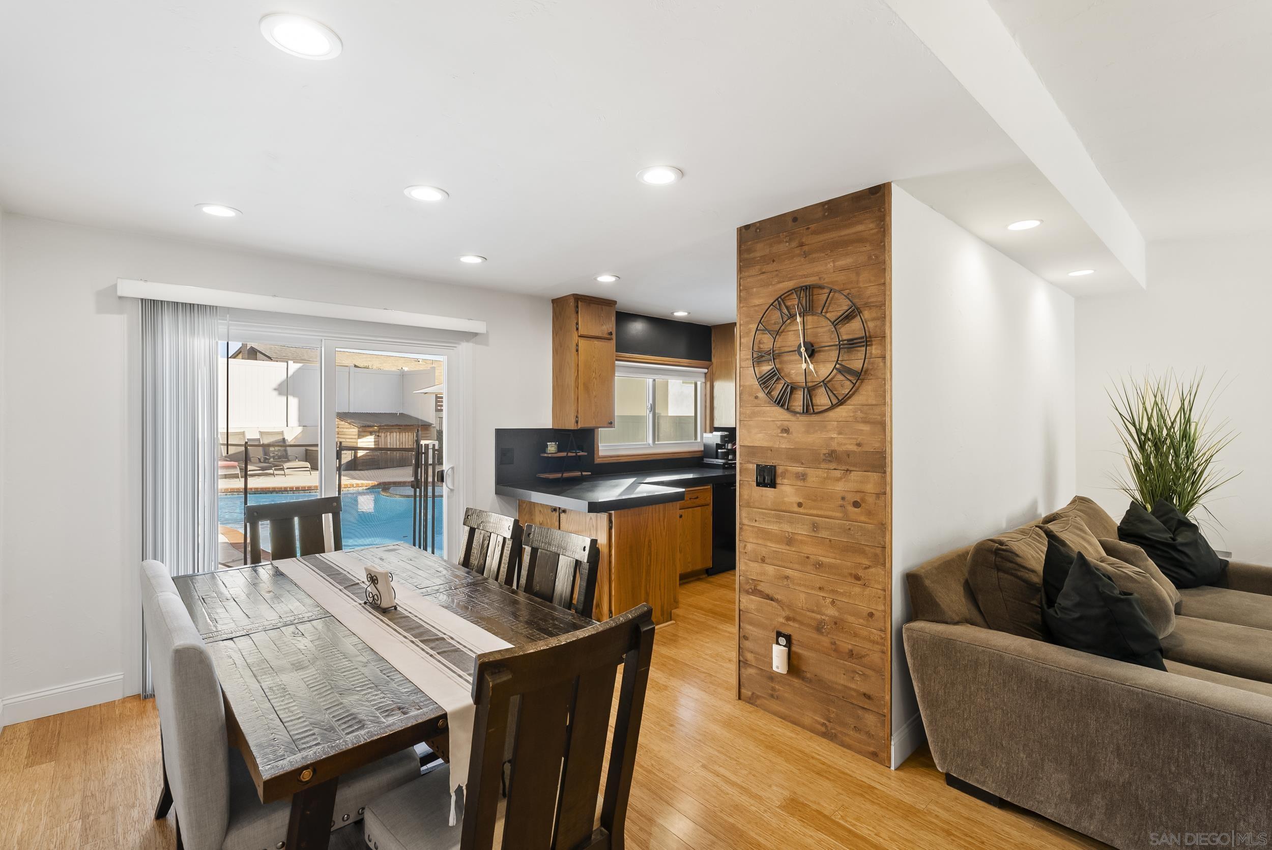 Detail Gallery Image 37 of 55 For 12979  Calle De Las Rosas, San Diego,  CA 92129 - 4 Beds | 2 Baths