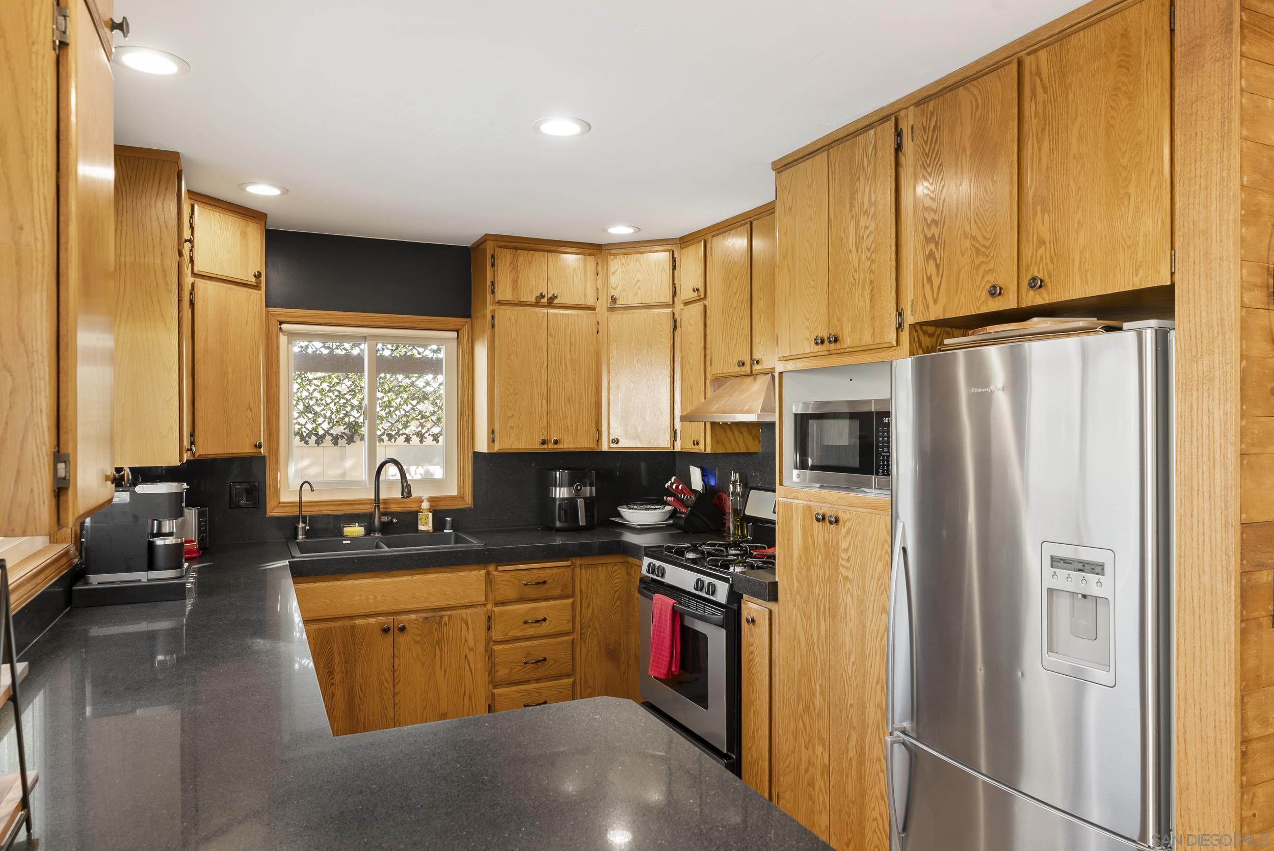 Detail Gallery Image 46 of 55 For 12979  Calle De Las Rosas, San Diego,  CA 92129 - 4 Beds | 2 Baths