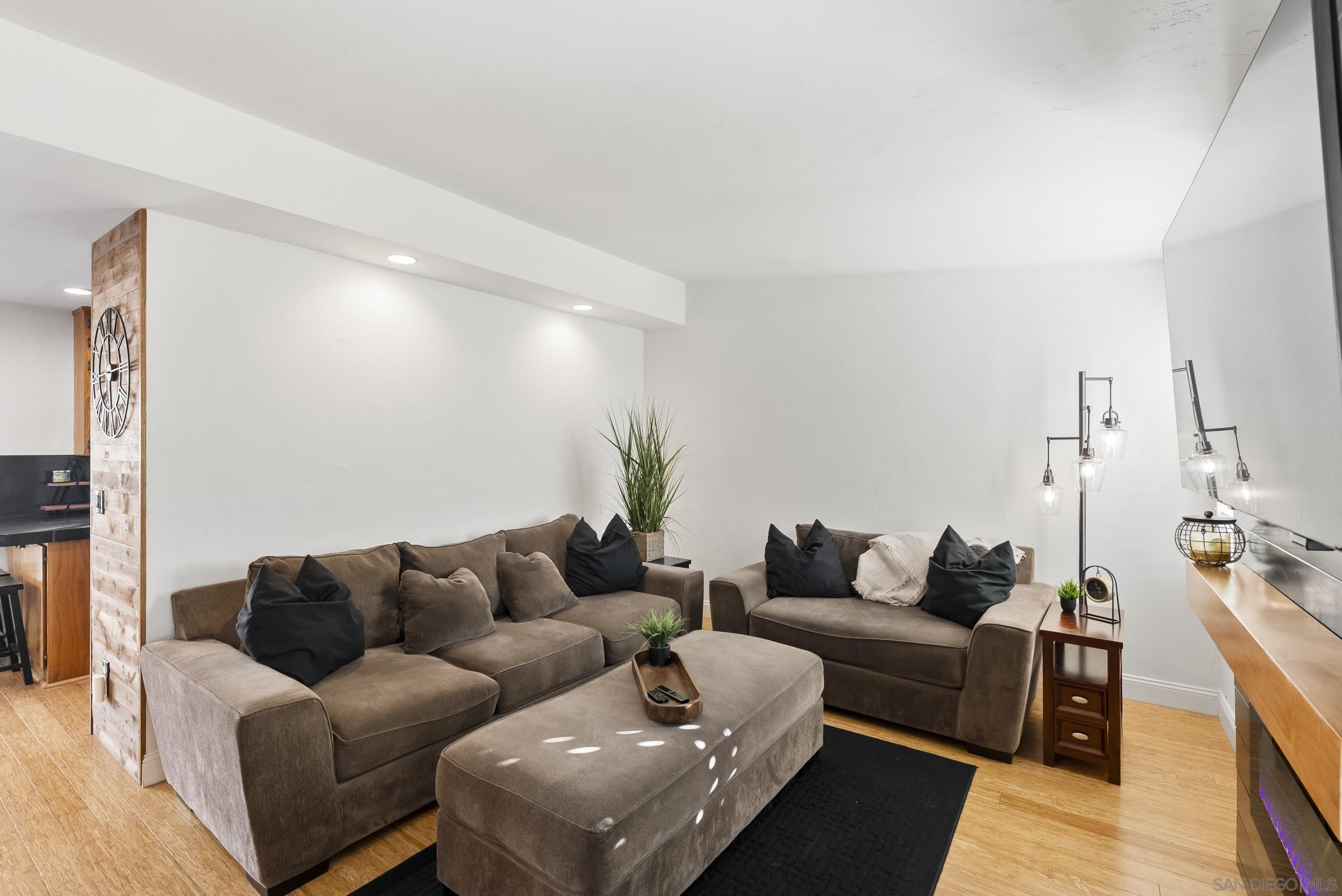 Detail Gallery Image 49 of 55 For 12979  Calle De Las Rosas, San Diego,  CA 92129 - 4 Beds | 2 Baths