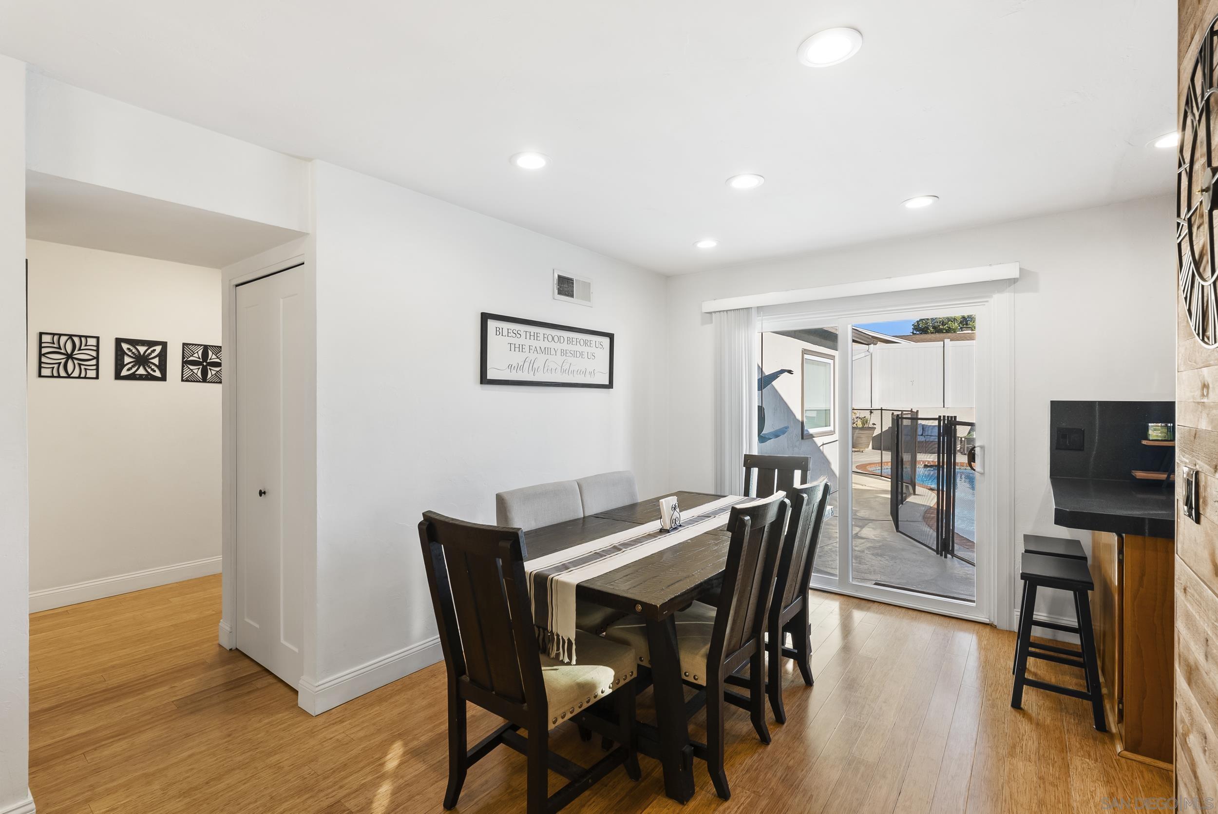 Detail Gallery Image 52 of 55 For 12979  Calle De Las Rosas, San Diego,  CA 92129 - 4 Beds | 2 Baths