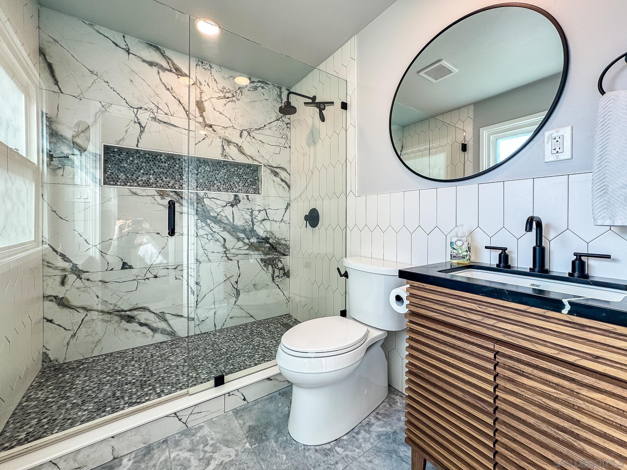 Detail Gallery Image 12 of 52 For 5011 E Mountain View Dr, San Diego,  CA 92116 - 3 Beds | 3 Baths