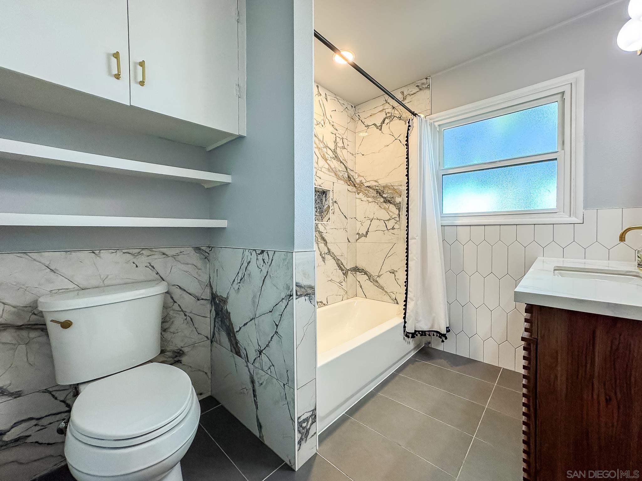 Detail Gallery Image 17 of 56 For 5011 E E Mountain View Dr, San Diego,  CA 92116 - 3 Beds | 3 Baths