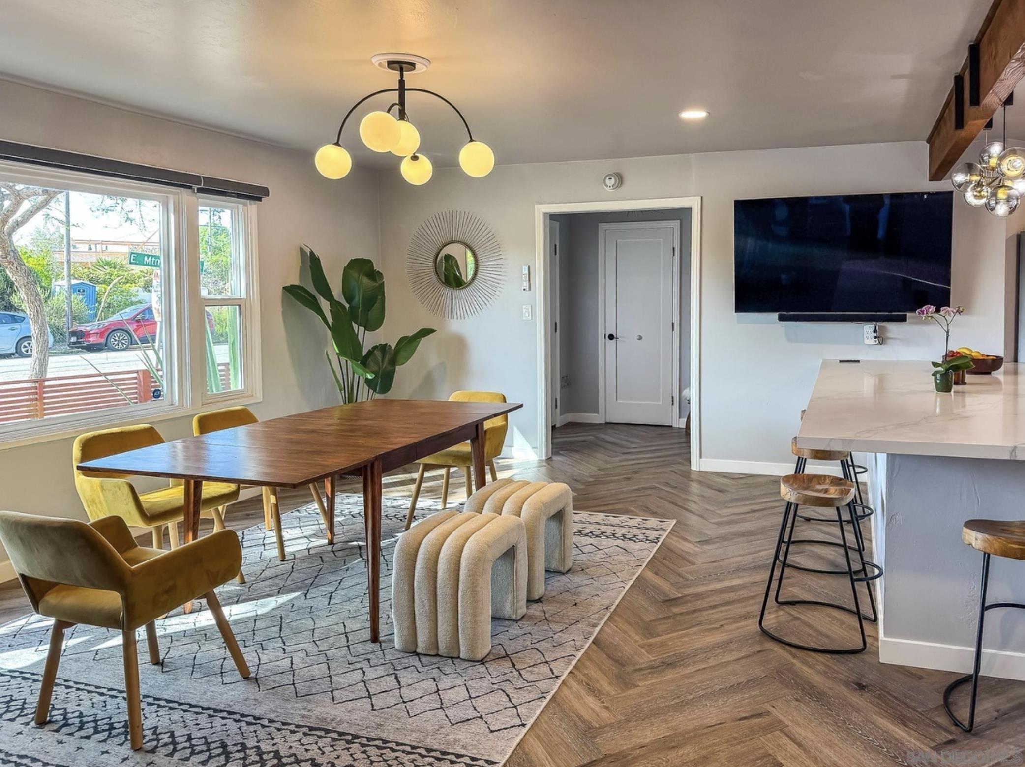 Detail Gallery Image 3 of 56 For 5011 E E Mountain View Dr, San Diego,  CA 92116 - 3 Beds | 3 Baths