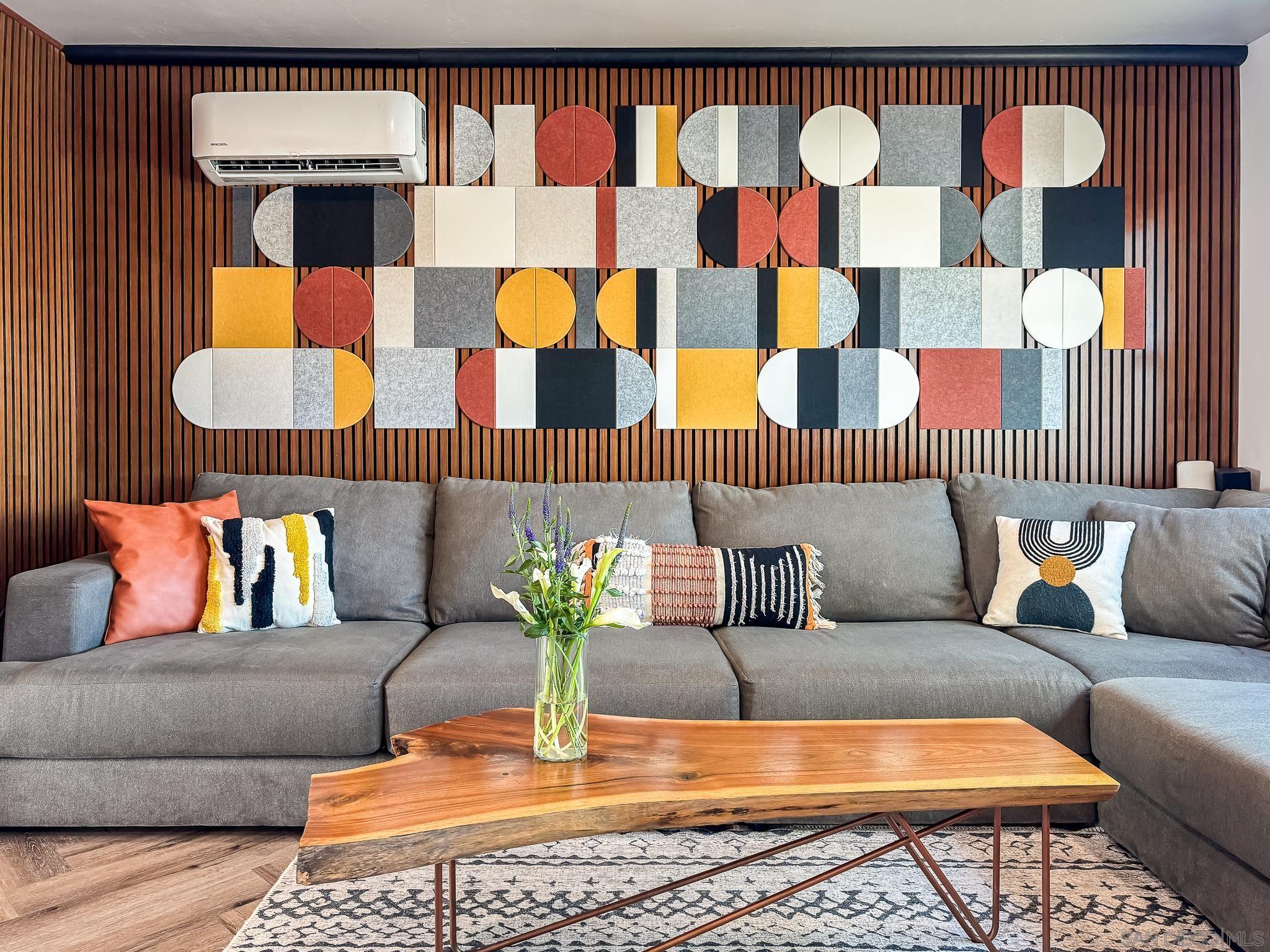 Detail Gallery Image 4 of 56 For 5011 E E Mountain View Dr, San Diego,  CA 92116 - 3 Beds | 3 Baths