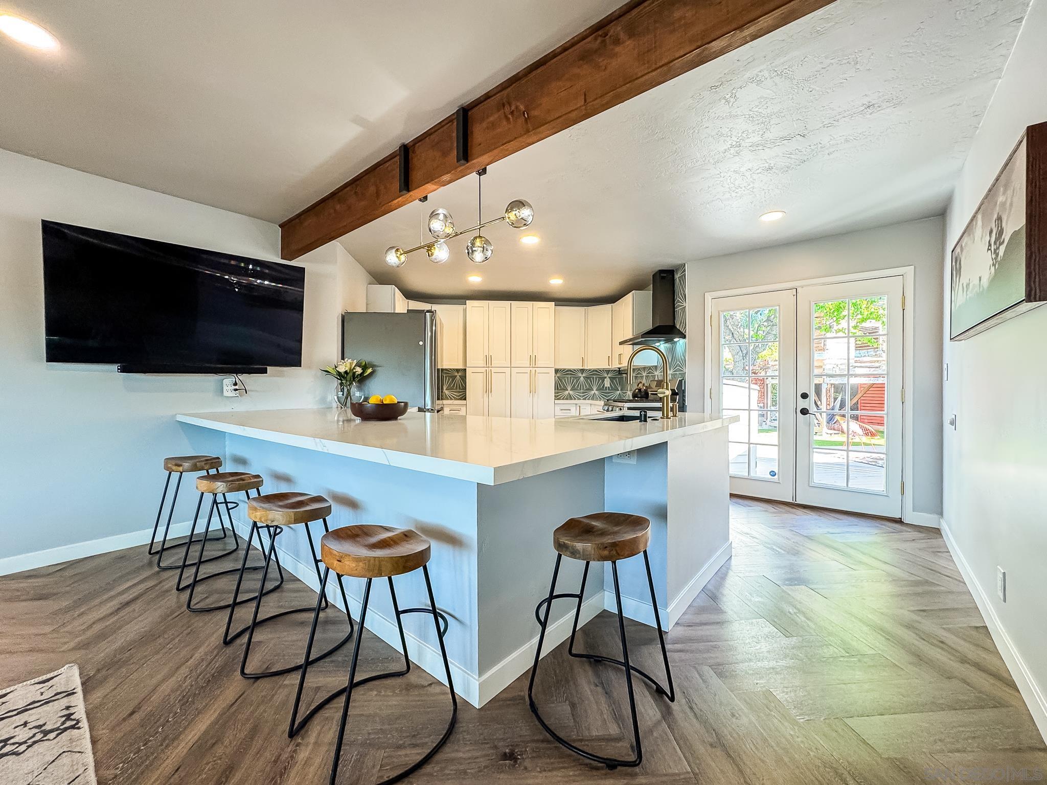 Detail Gallery Image 5 of 56 For 5011 E E Mountain View Dr, San Diego,  CA 92116 - 3 Beds | 3 Baths