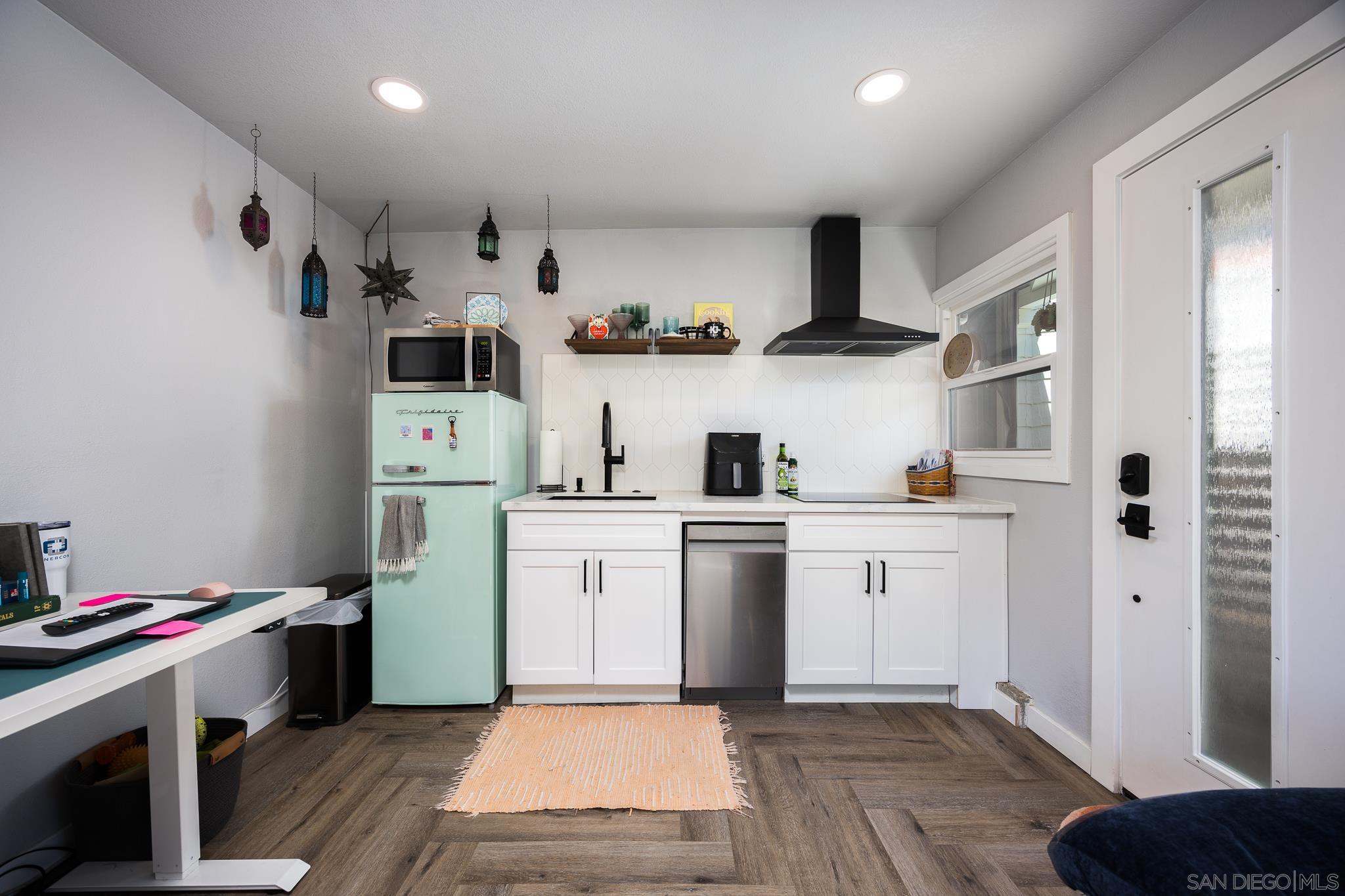 Detail Gallery Image 43 of 56 For 5011 E E Mountain View Dr, San Diego,  CA 92116 - 3 Beds | 3 Baths