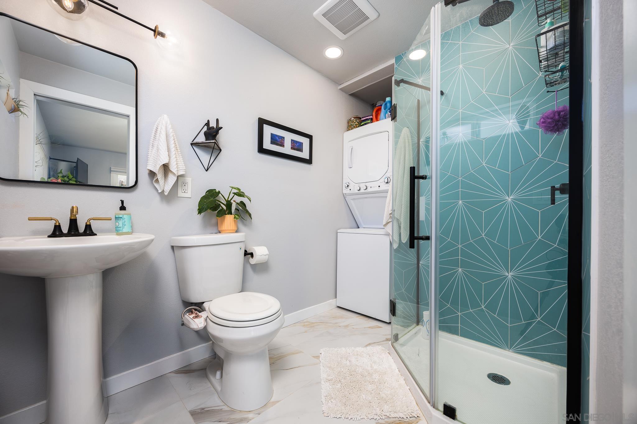 Detail Gallery Image 41 of 52 For 5011 E Mountain View Dr, San Diego,  CA 92116 - 3 Beds | 3 Baths