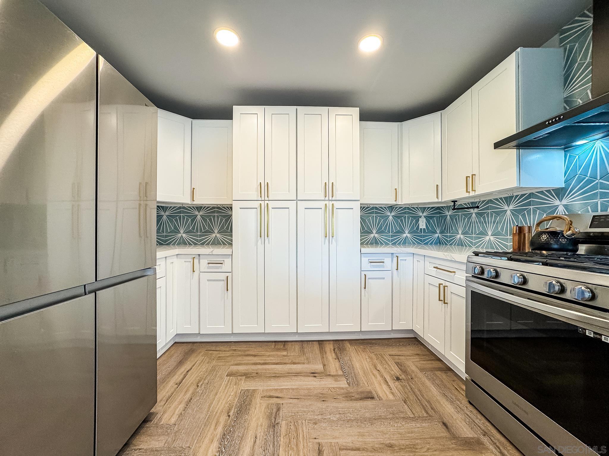 Detail Gallery Image 6 of 56 For 5011 E E Mountain View Dr, San Diego,  CA 92116 - 3 Beds | 3 Baths