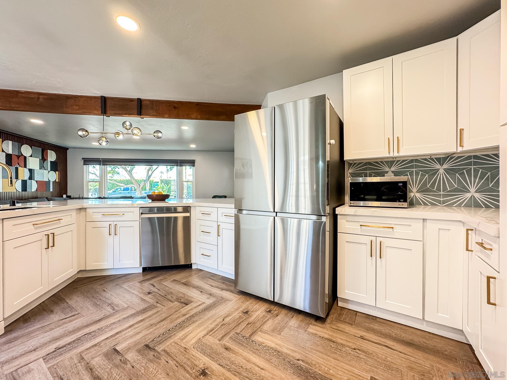 Detail Gallery Image 8 of 56 For 5011 E E Mountain View Dr, San Diego,  CA 92116 - 3 Beds | 3 Baths