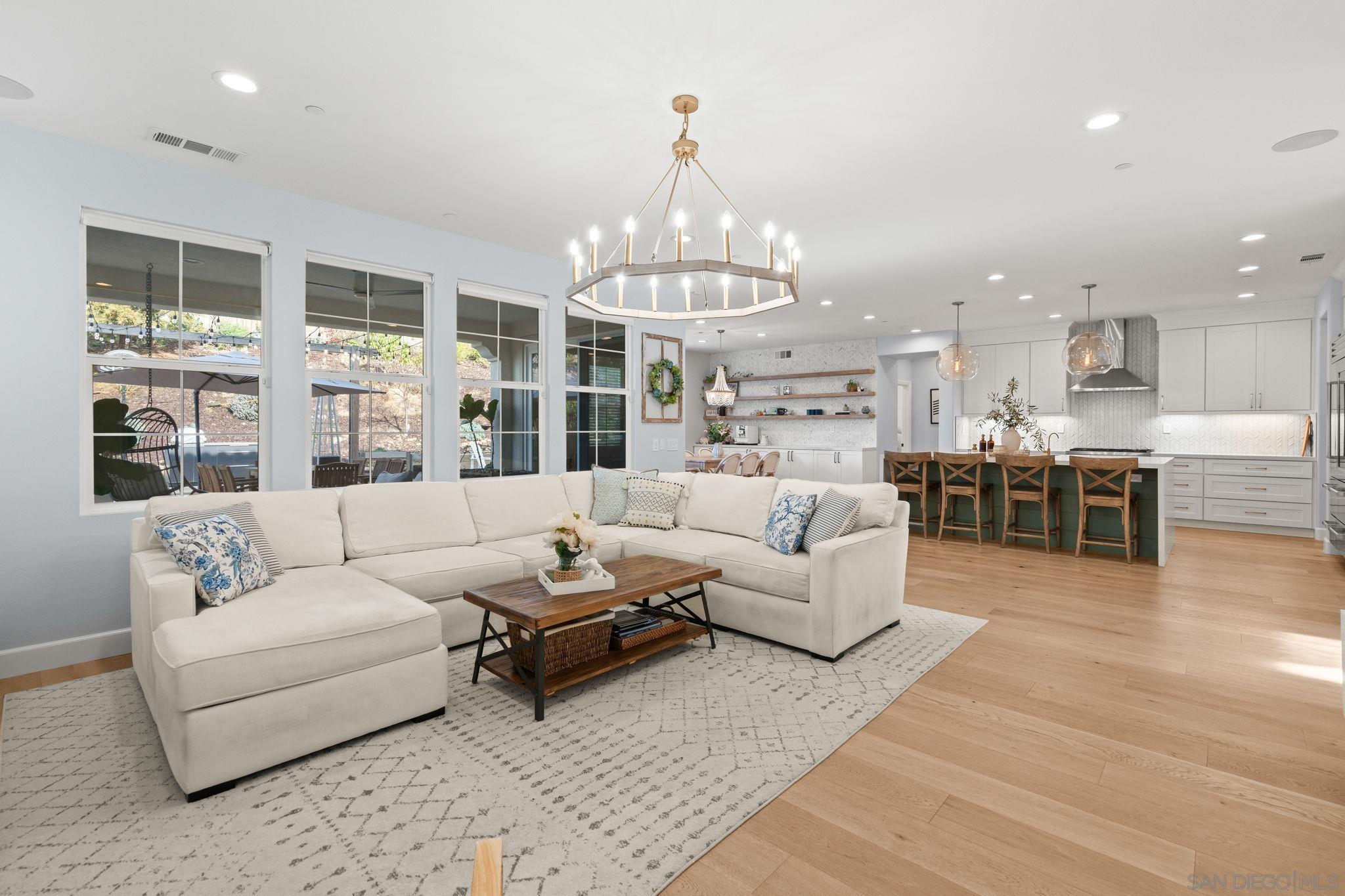 Detail Gallery Image 15 of 73 For 15776  Kristen Gln, San Diego,  CA 92127 - 6 Beds | 4/1 Baths