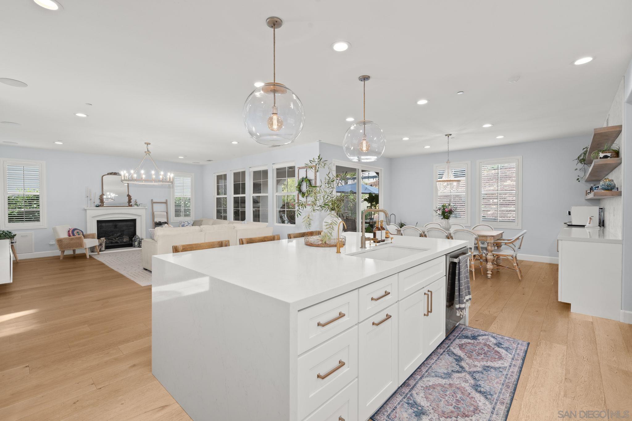 Detail Gallery Image 7 of 73 For 15776  Kristen Gln, San Diego,  CA 92127 - 6 Beds | 4/1 Baths