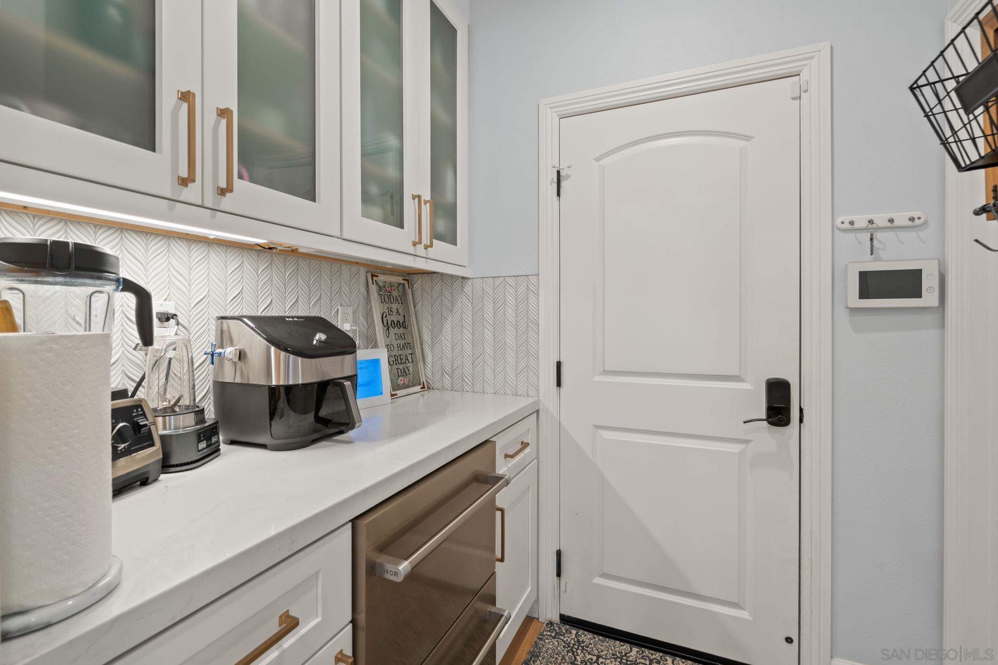 Detail Gallery Image 10 of 73 For 15776  Kristen Gln, San Diego,  CA 92127 - 6 Beds | 4/1 Baths