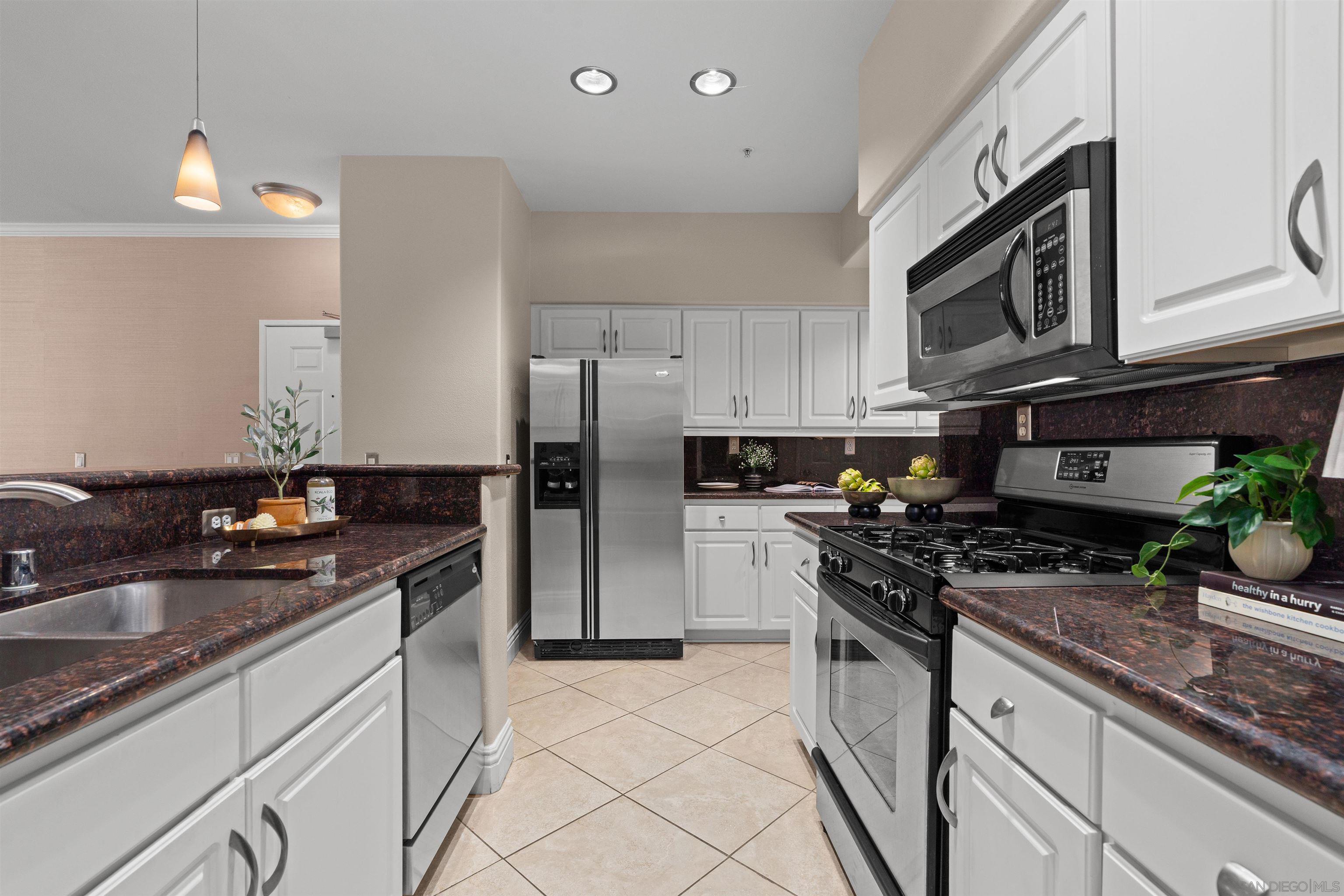 Detail Gallery Image 18 of 48 For 12368  Carmel Country Rd  #103,  San Diego,  CA 92130 - 1 Beds | 1 Baths