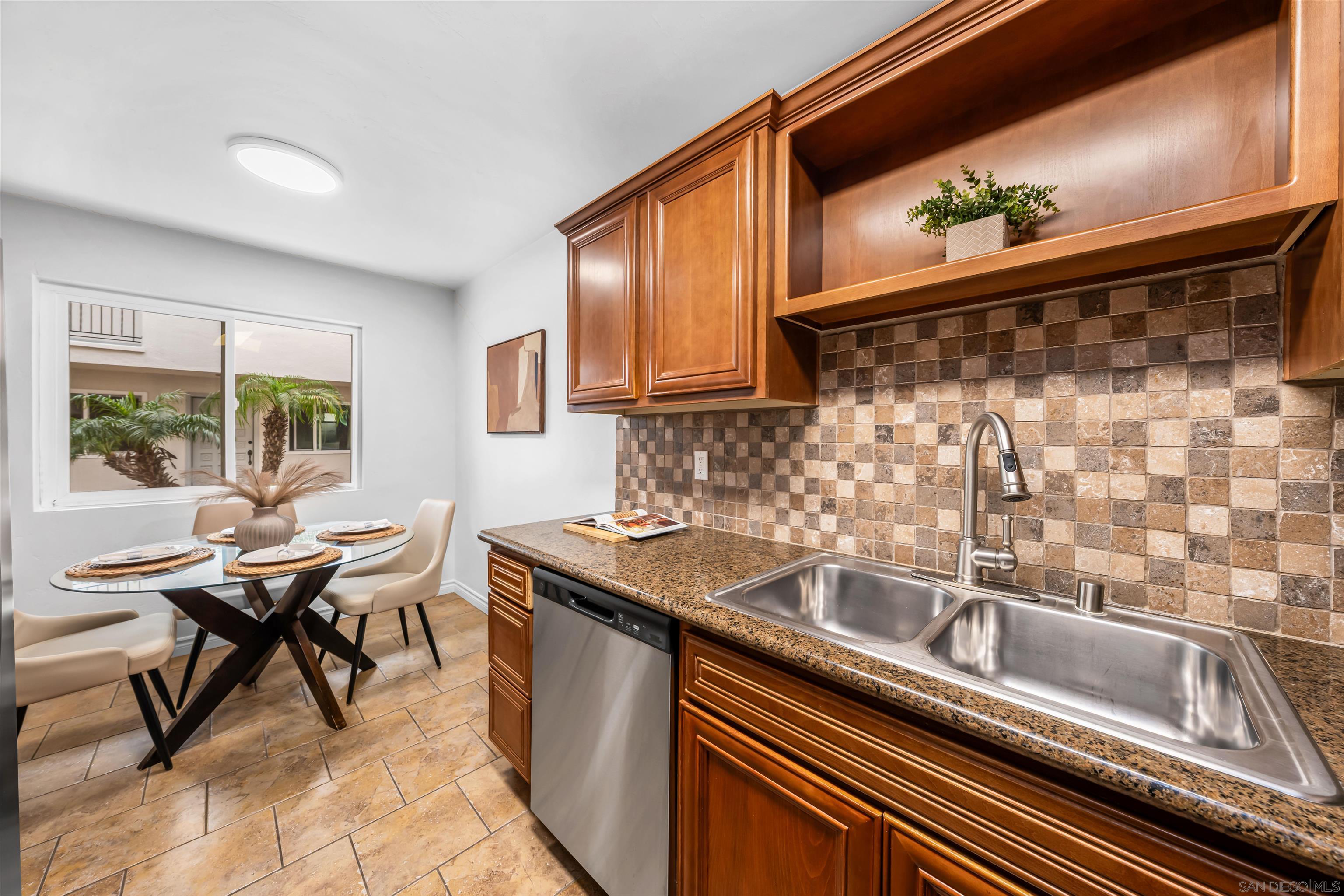 Detail Gallery Image 14 of 36 For 1030  Robinson Ave  #111,  San Diego,  CA 92103 - 2 Beds | 2 Baths