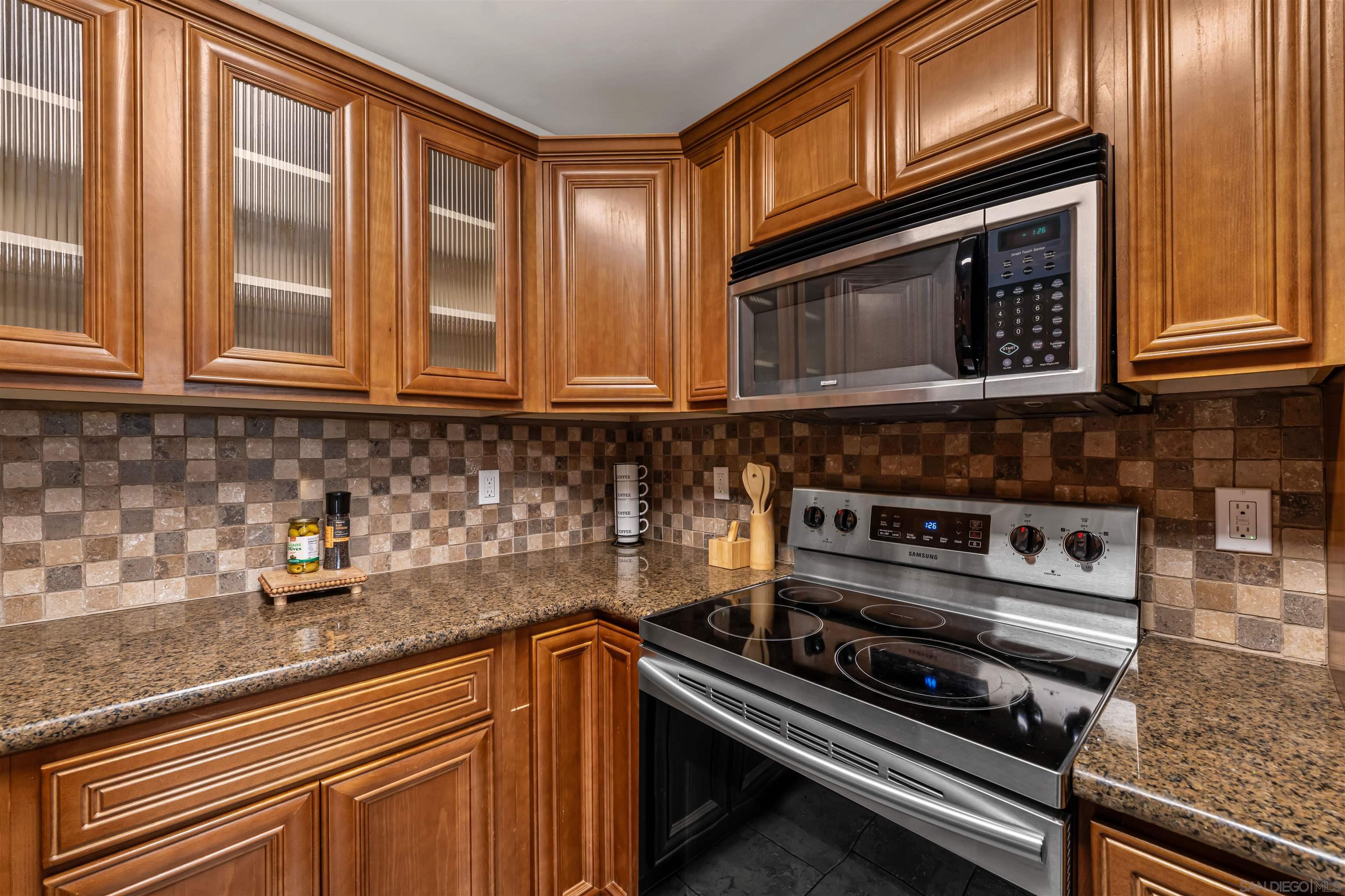 Detail Gallery Image 17 of 36 For 1030  Robinson Ave  #111,  San Diego,  CA 92103 - 2 Beds | 2 Baths