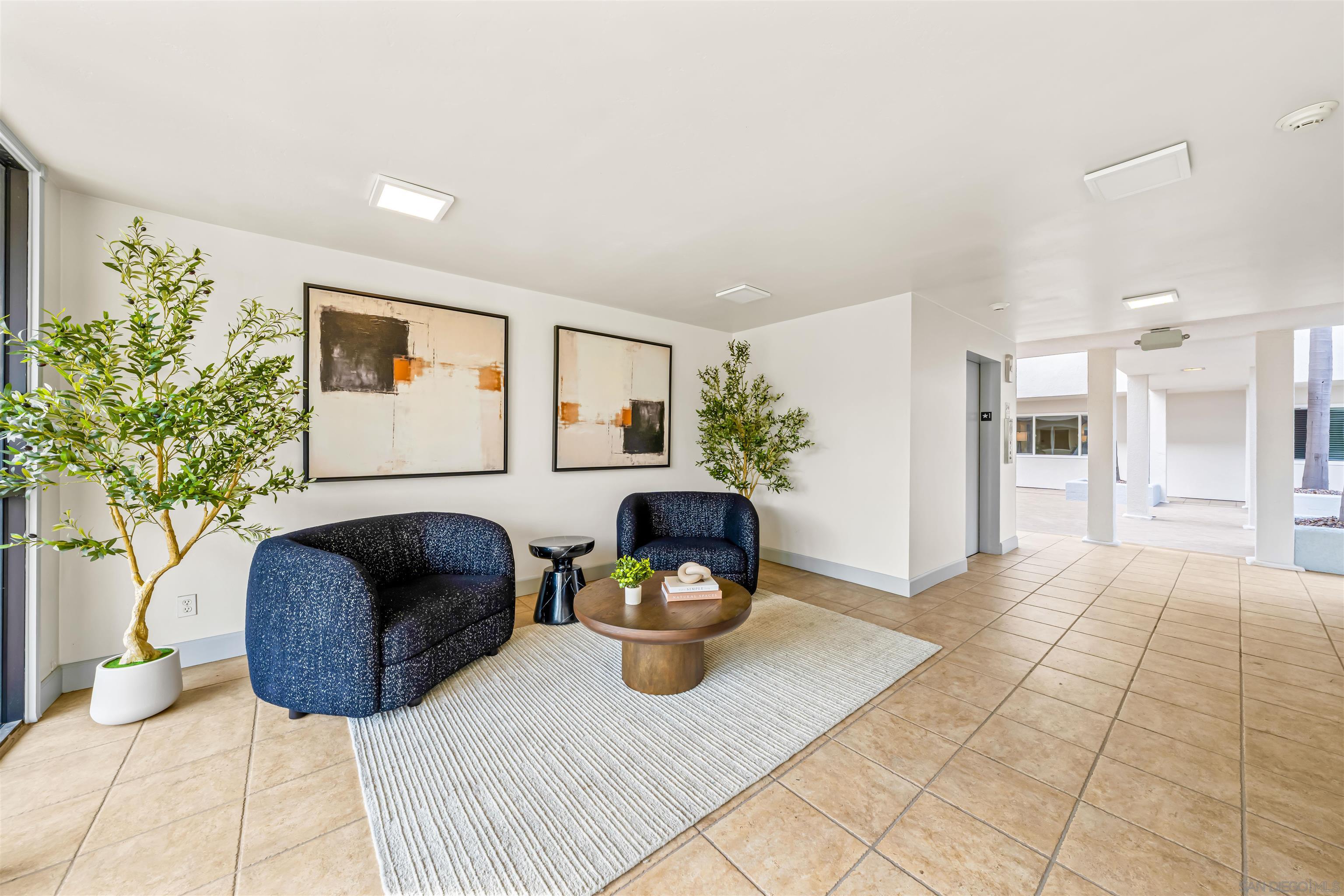 Detail Gallery Image 4 of 36 For 1030  Robinson Ave  #111,  San Diego,  CA 92103 - 2 Beds | 2 Baths