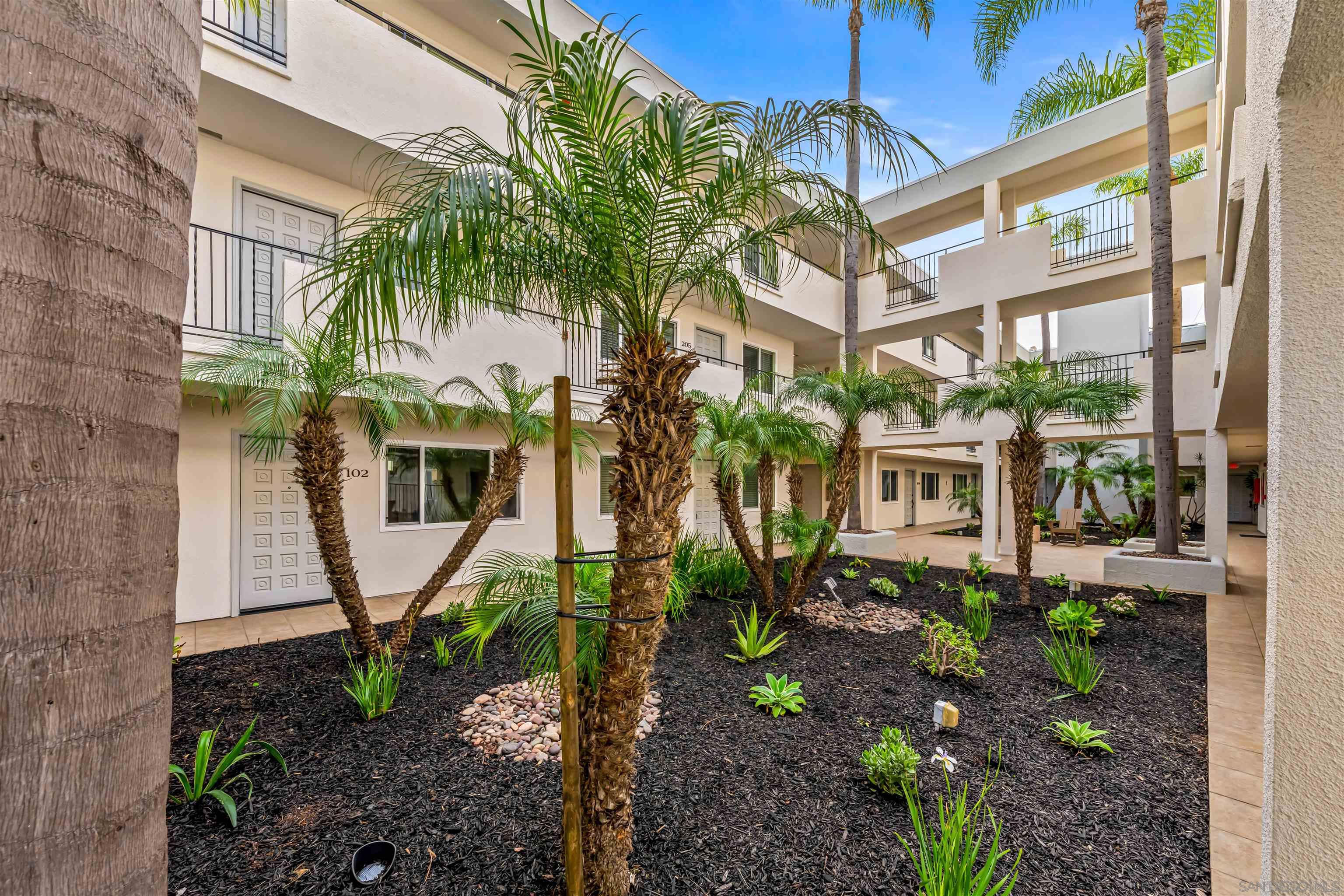 Detail Gallery Image 8 of 36 For 1030  Robinson Ave  #111,  San Diego,  CA 92103 - 2 Beds | 2 Baths