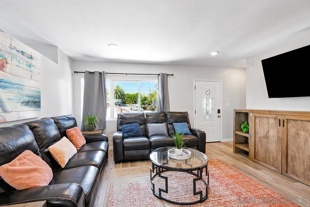 Detail Gallery Image 7 of 47 For 520  Grant Street, Oceanside,  CA 92054 - 5 Beds | 3 Baths