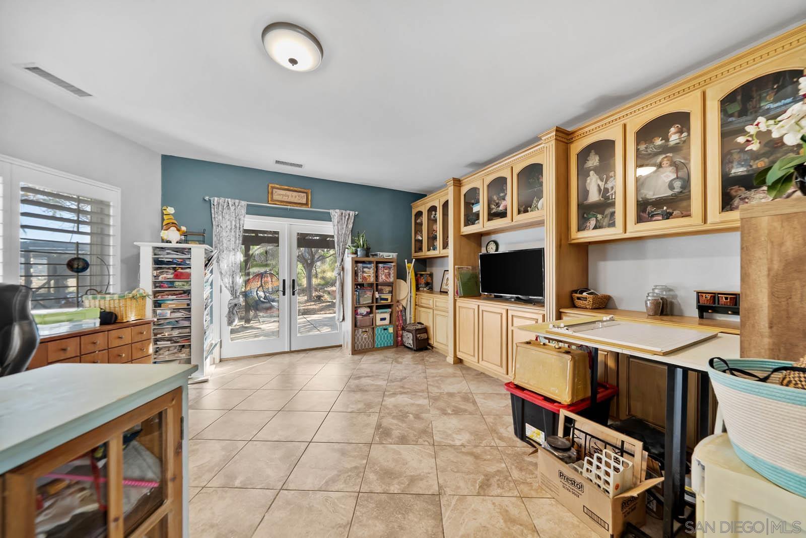 Detail Gallery Image 15 of 56 For 30920  Palm Ave, Hemet,  CA 92543 - 4 Beds | 2/1 Baths