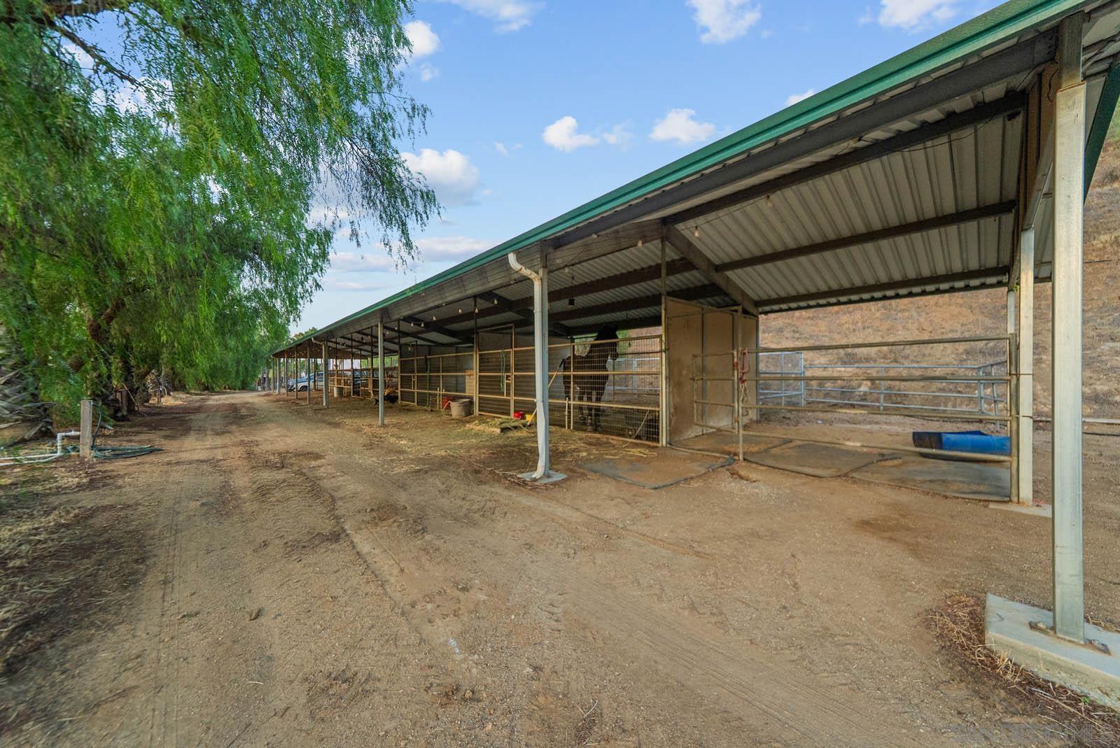 Detail Gallery Image 34 of 56 For 30920  Palm Ave, Hemet,  CA 92543 - 4 Beds | 2/1 Baths