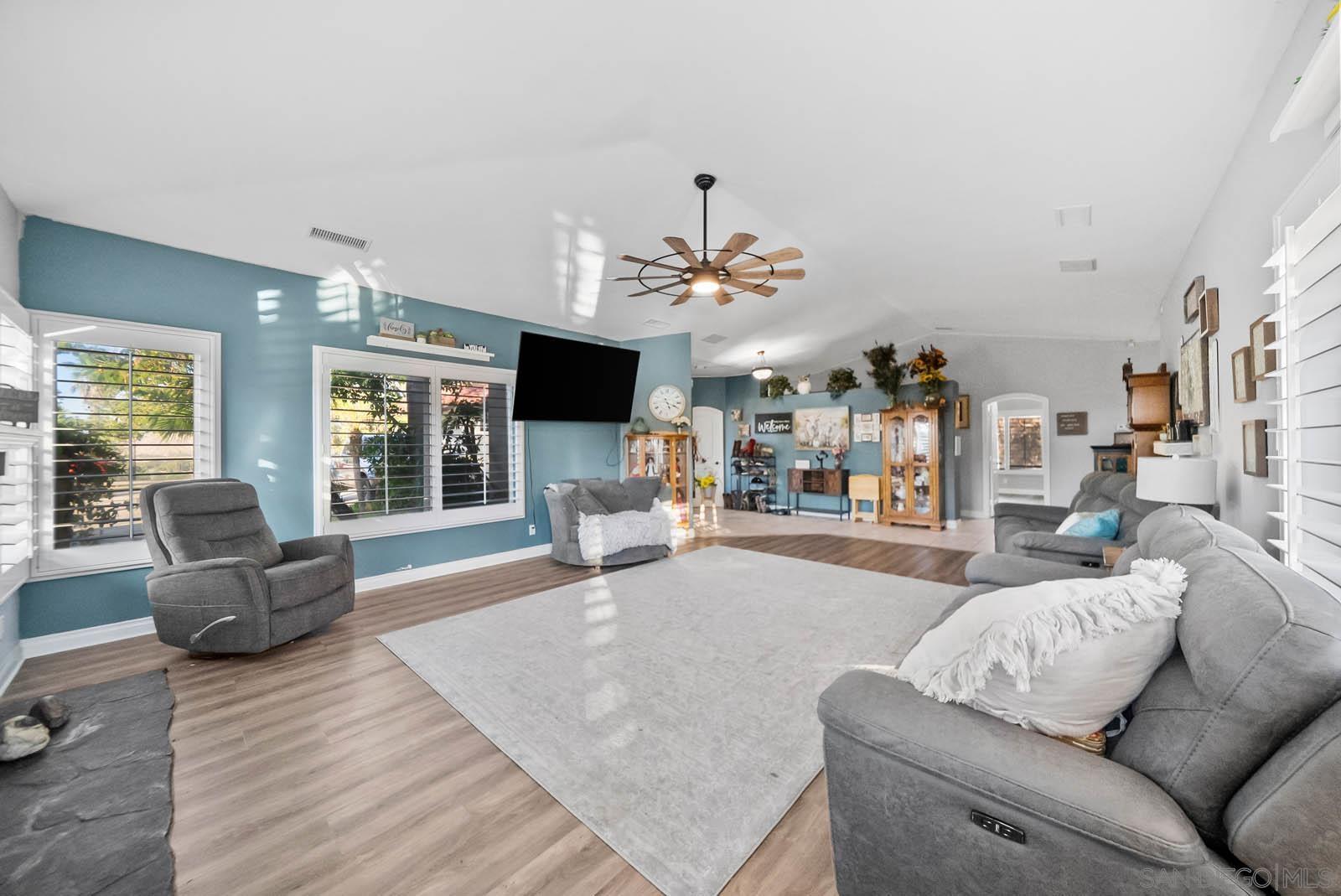 Detail Gallery Image 7 of 56 For 30920  Palm Ave, Hemet,  CA 92543 - 4 Beds | 2/1 Baths