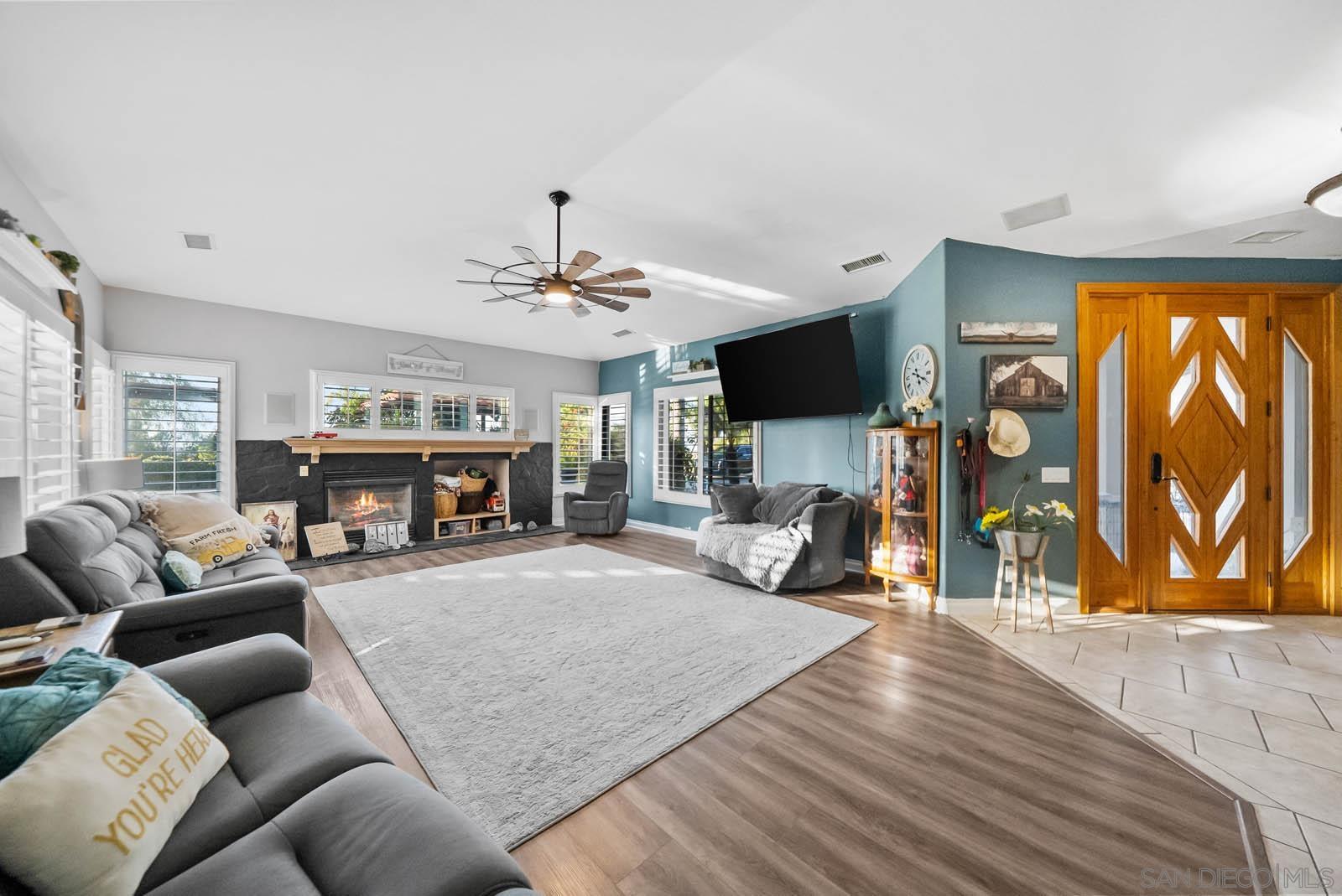 Detail Gallery Image 8 of 56 For 30920  Palm Ave, Hemet,  CA 92543 - 4 Beds | 2/1 Baths