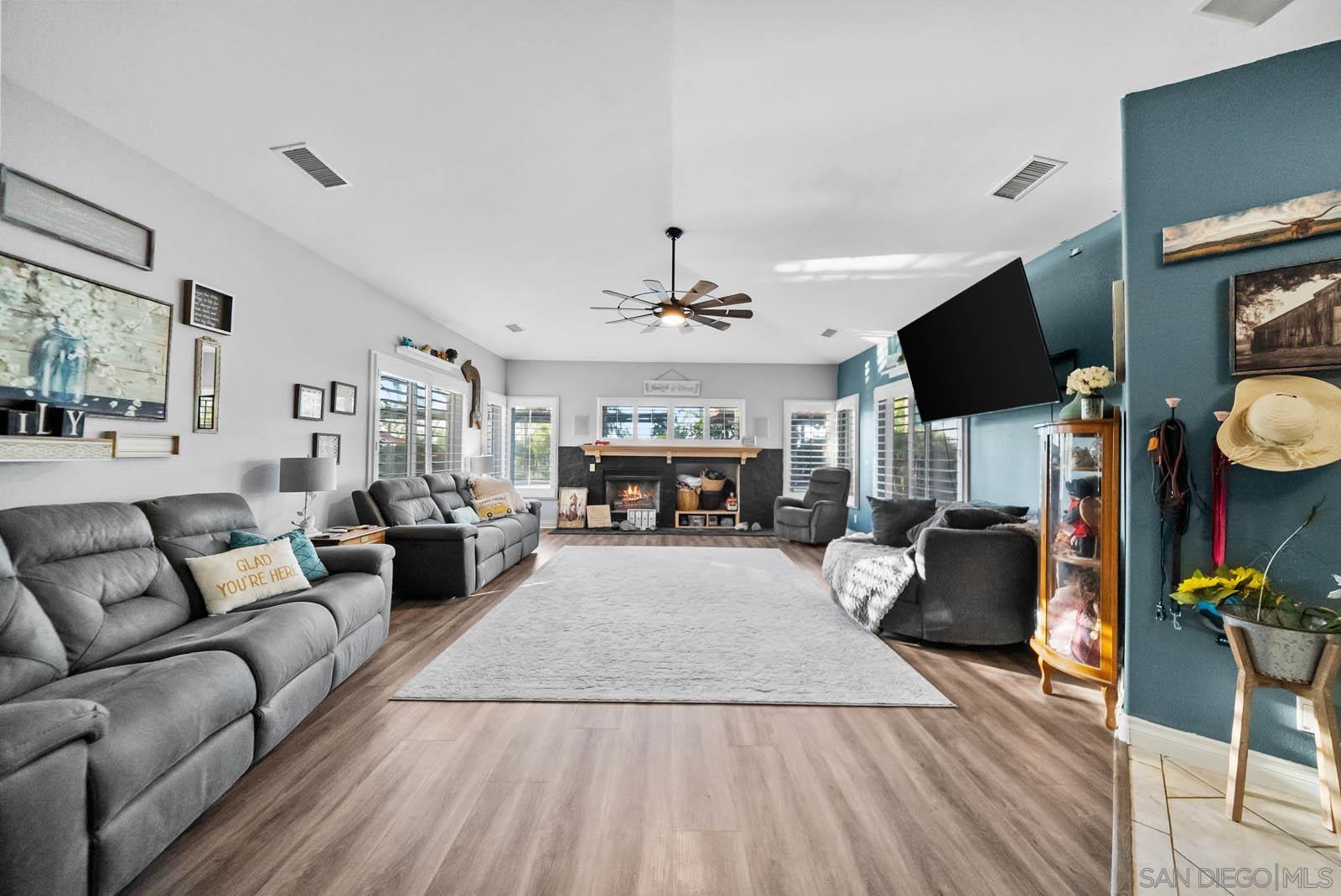 Detail Gallery Image 9 of 56 For 30920  Palm Ave, Hemet,  CA 92543 - 4 Beds | 2/1 Baths