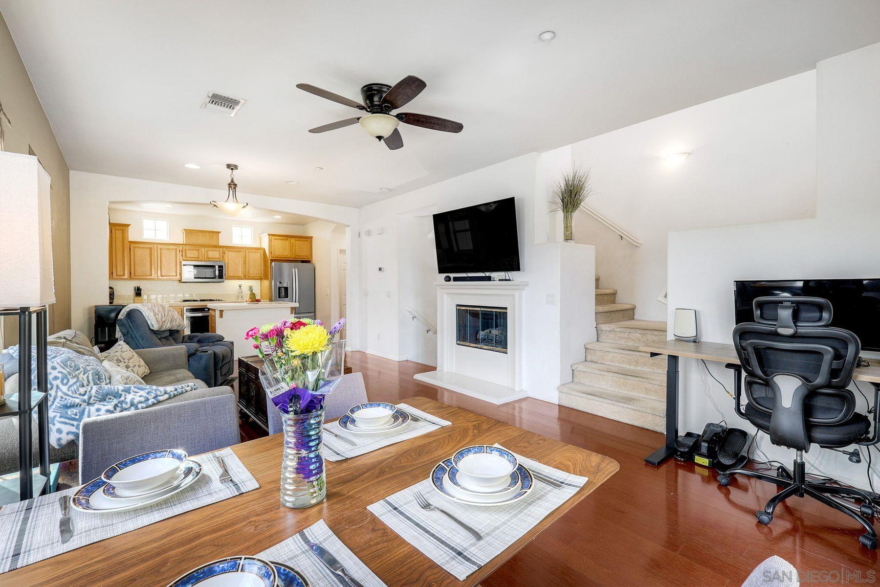 Detail Gallery Image 11 of 42 For 2674  Escala Circle, San Diego,  CA 92108 - 3 Beds | 3/1 Baths