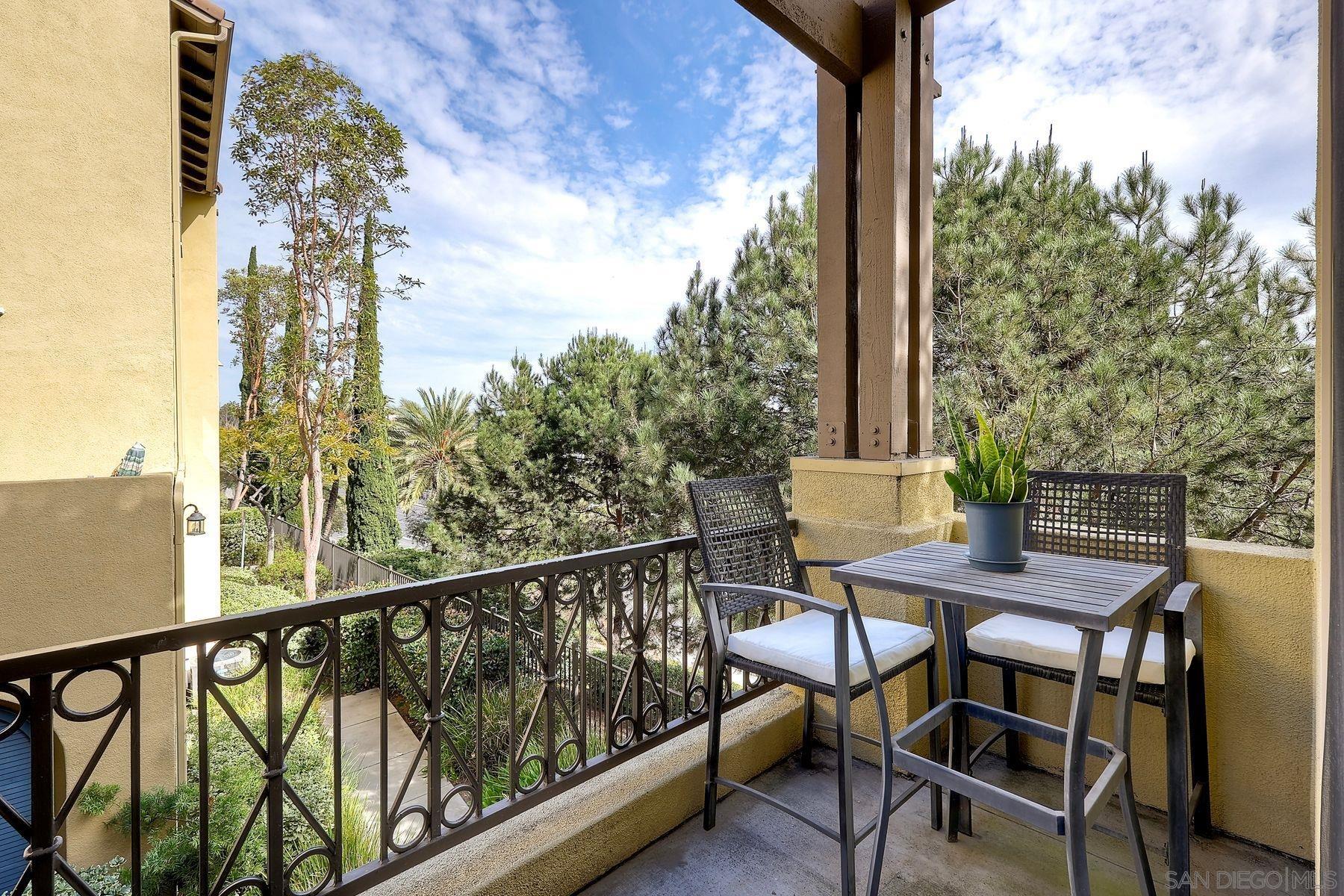 Detail Gallery Image 12 of 42 For 2674  Escala Circle, San Diego,  CA 92108 - 3 Beds | 3/1 Baths