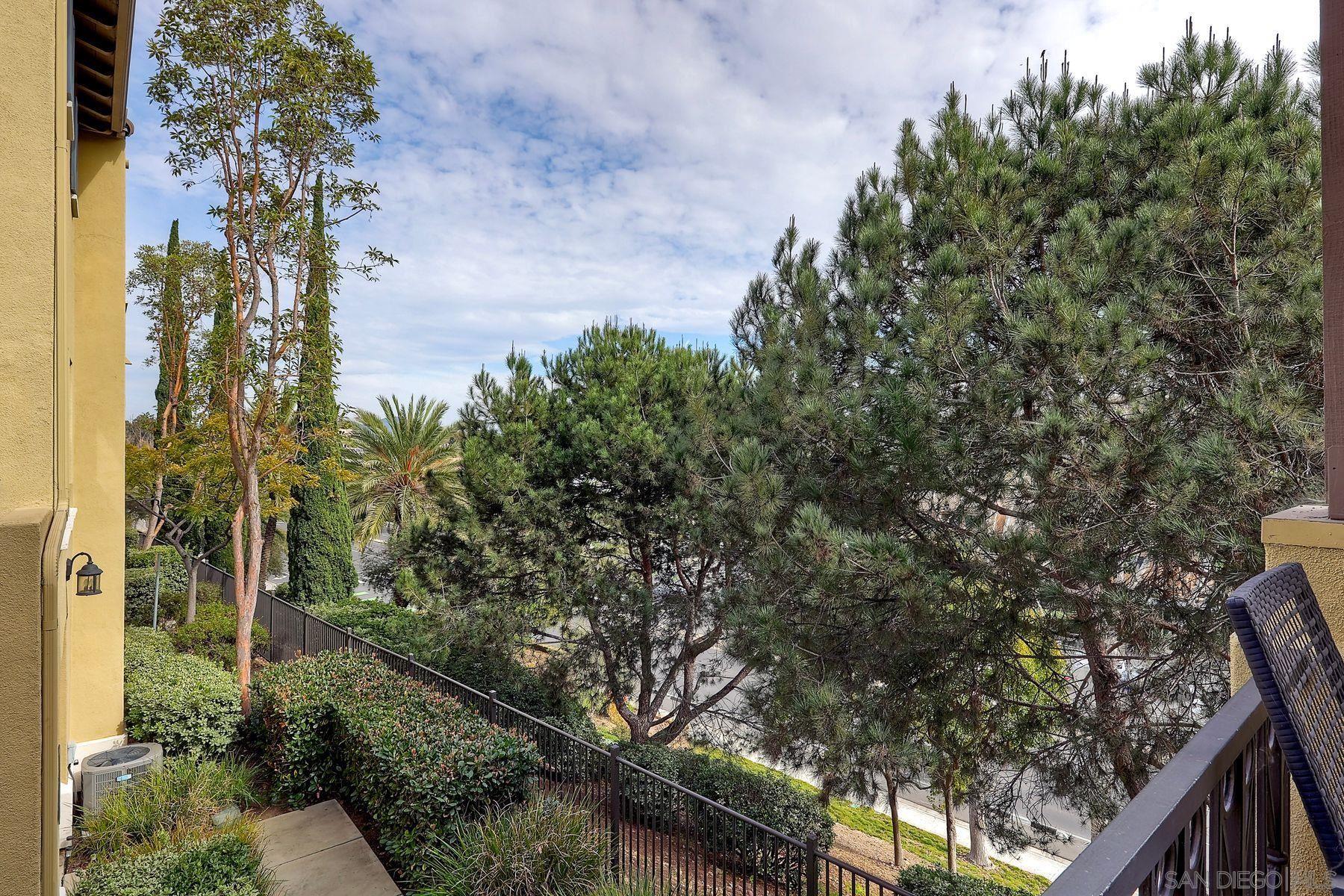 Detail Gallery Image 14 of 42 For 2674  Escala Circle, San Diego,  CA 92108 - 3 Beds | 3/1 Baths